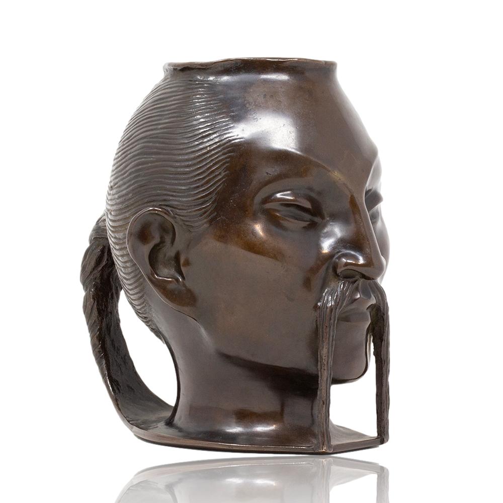 Tankard China Man de Alfonso Canciani K. Kunst-Erzgiesserei en vente 2