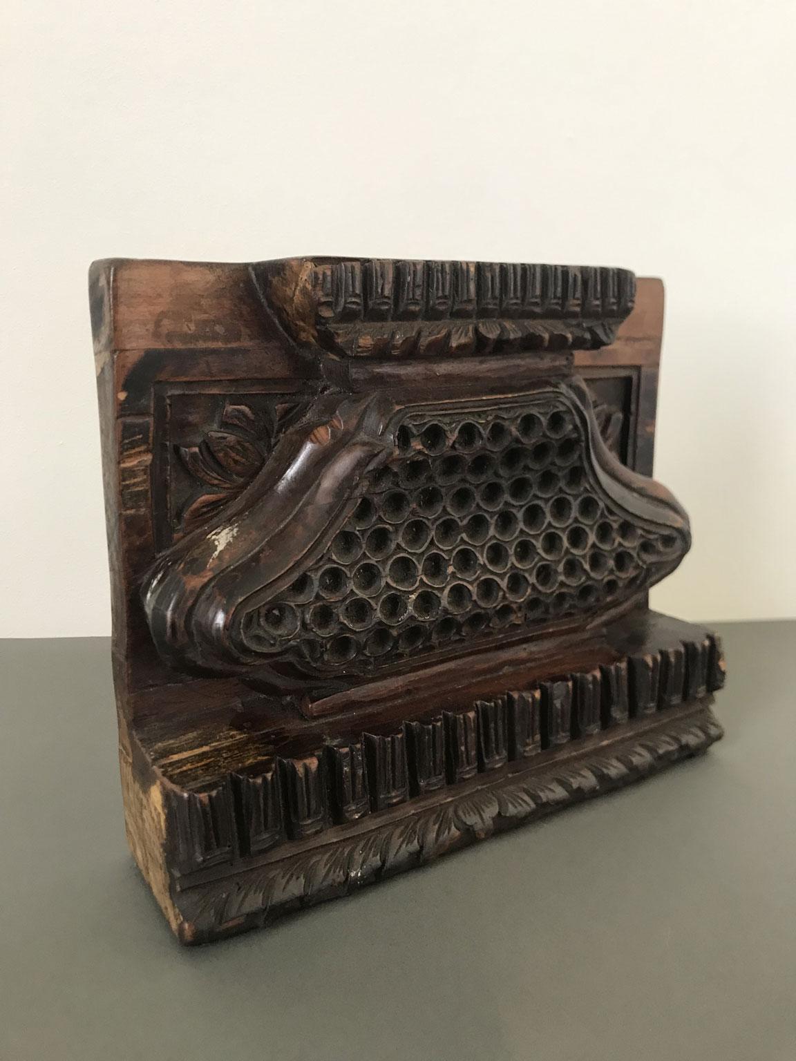 China Mid-18th Century Wood Hand-Carved Architectural Sculpture For Sale 10