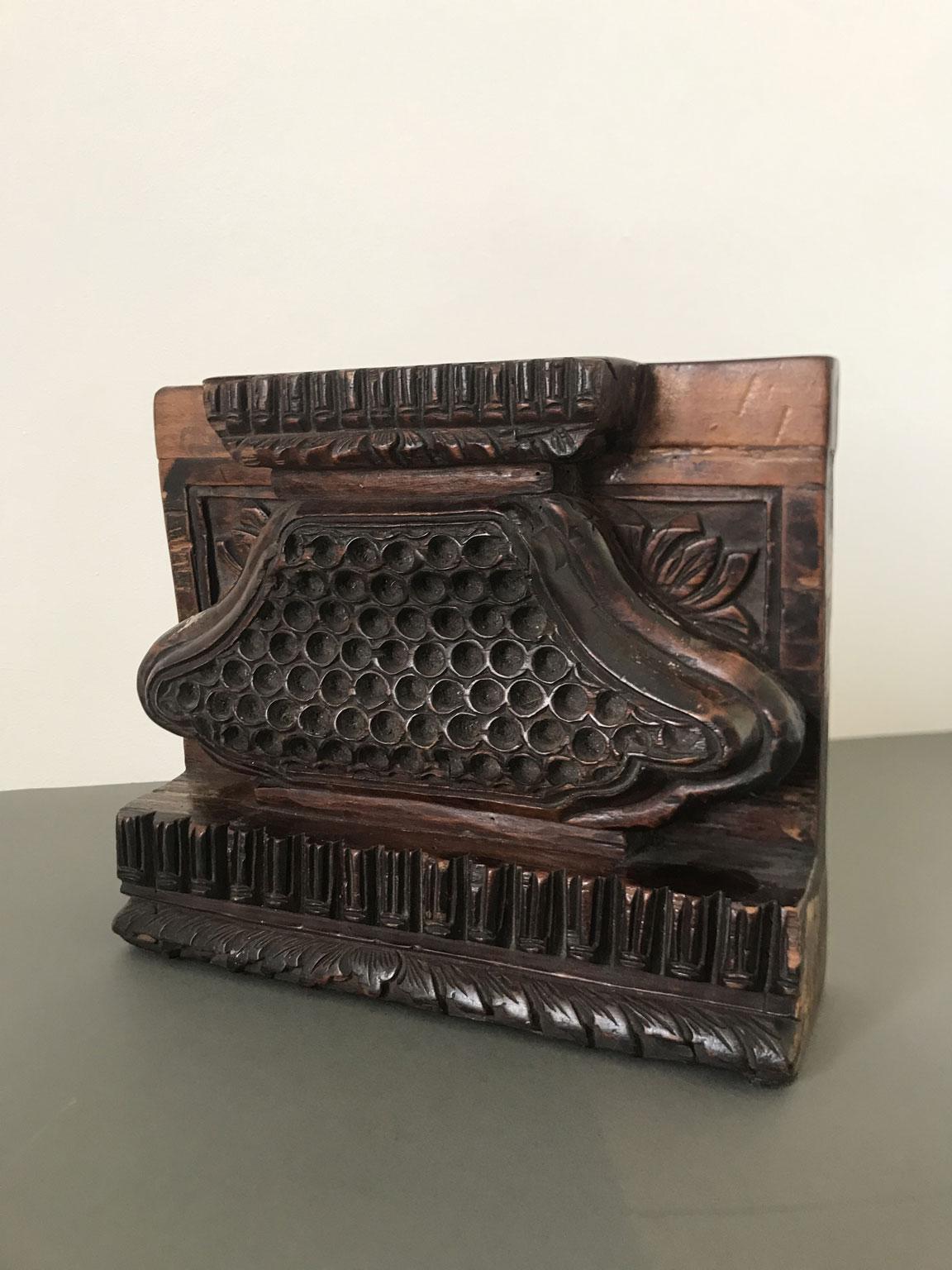 Chinese Export China Mid-18th Century Wood Hand-Carved Architectural Sculpture For Sale