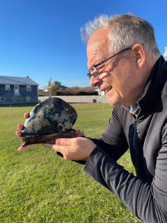 China Natural Flower Landscape Viewing Stone Scholar Rock
