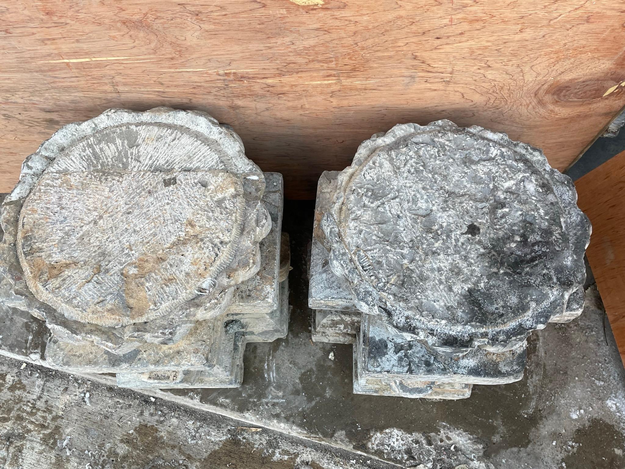 Paar antike handgeschnitzte Steinsockel aus China, 19. Jahrhundert  im Angebot 2
