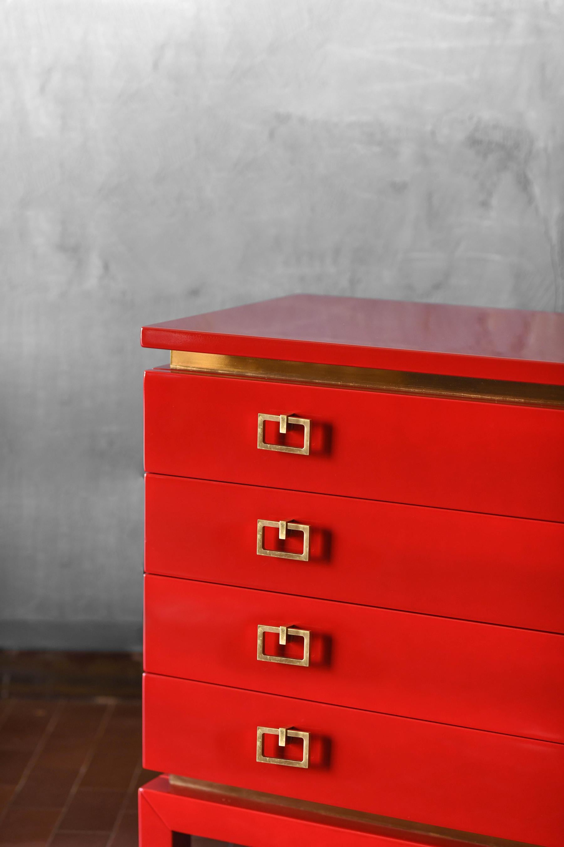China Red Chest Of Drawers With Brass Details From The 1970s – Lacquered Series For Sale 2