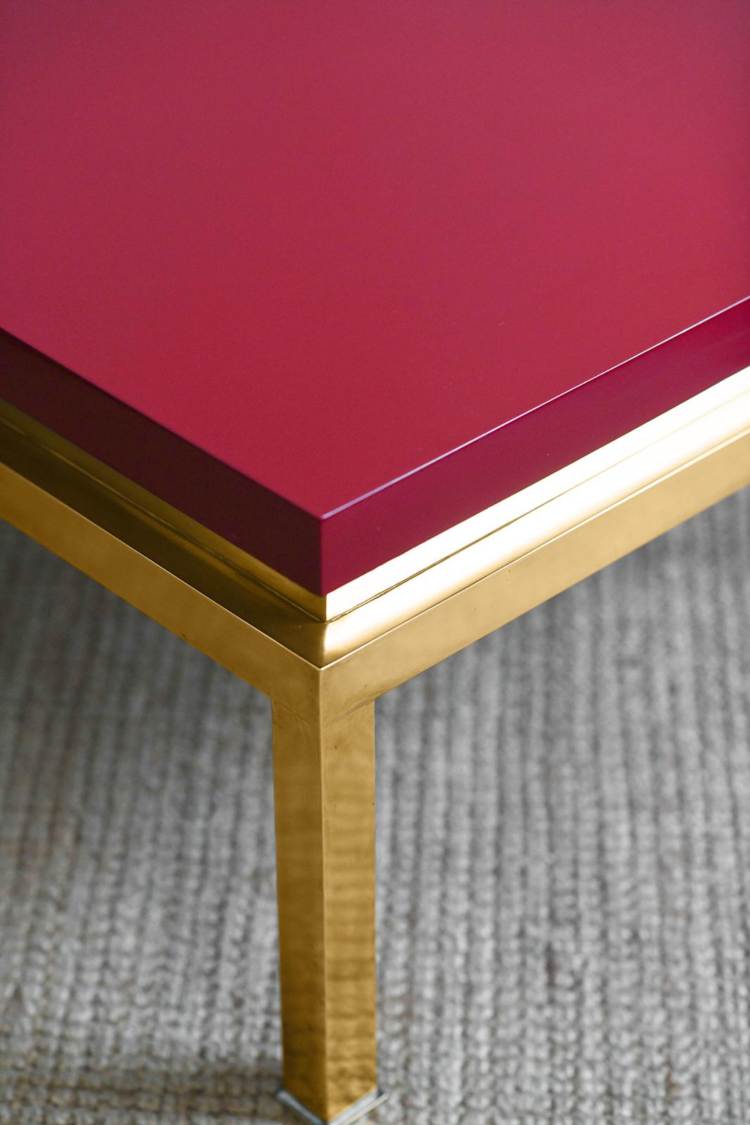 Mesa de centro lacada en rojo China diseño Serge Torrean, Tommaso Barbi, Italia 1980 en Bueno estado para la venta en Roma, RM