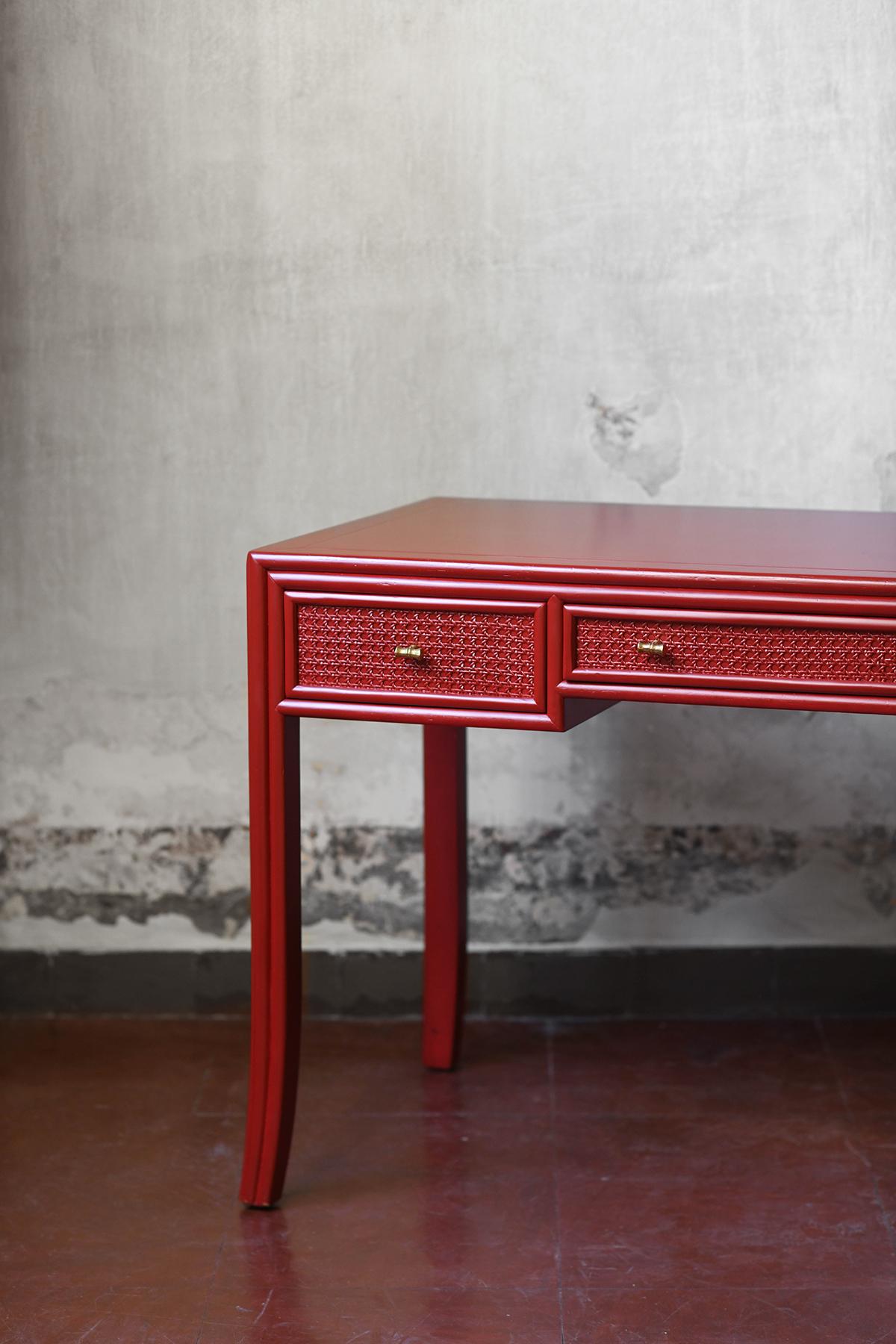 Late 20th Century China red lacquered desk, Elinor and John McGuire for Lyda Levi