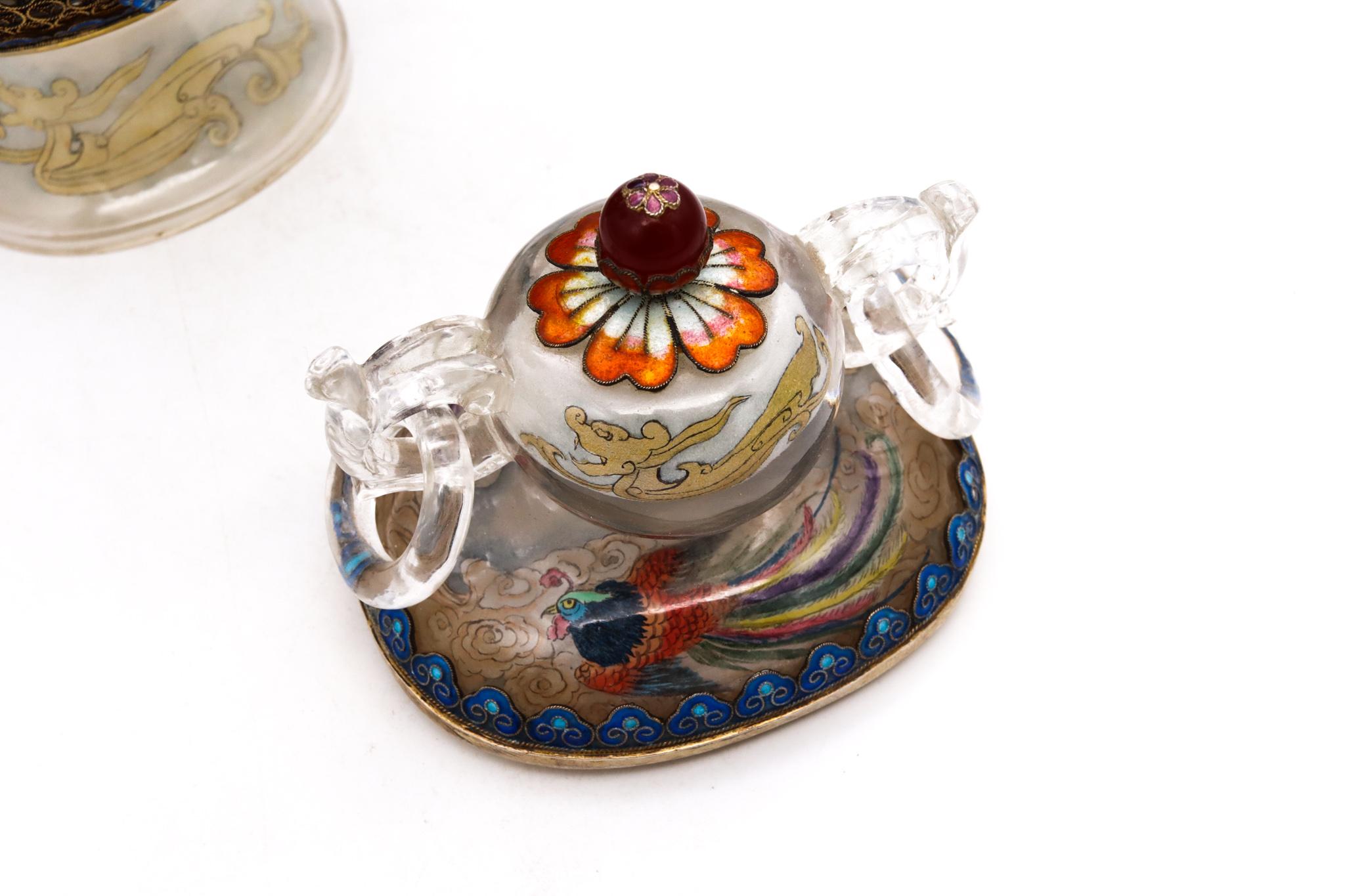 China Republik 1912-1960 Innen Farbe geschnitzt Bergkristall Vase Silber & Emaille (Handgeschnitzt) im Angebot