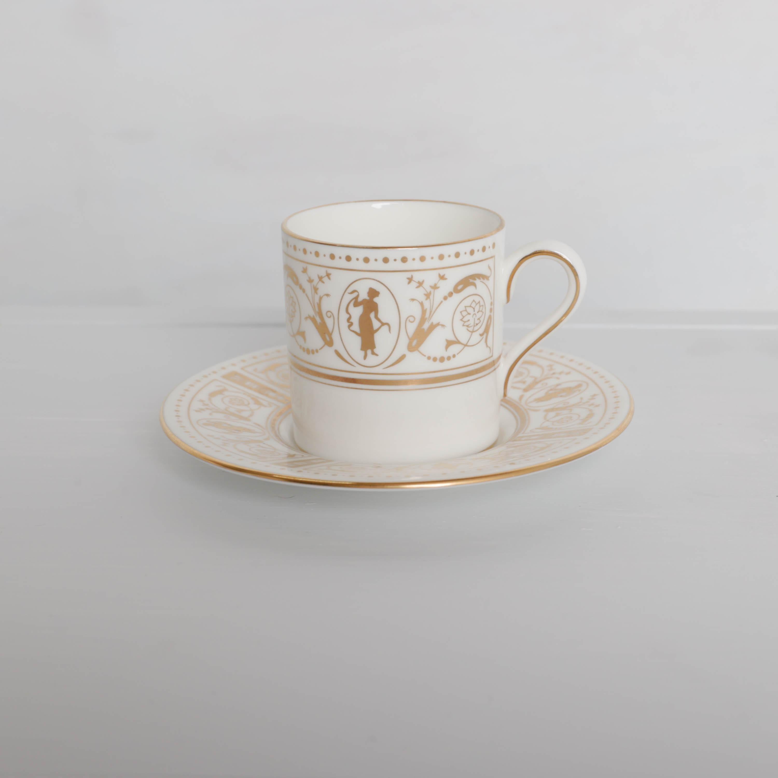 China Service for 12 Wedgewood Gold Grecian Circa 1964 For Sale 6