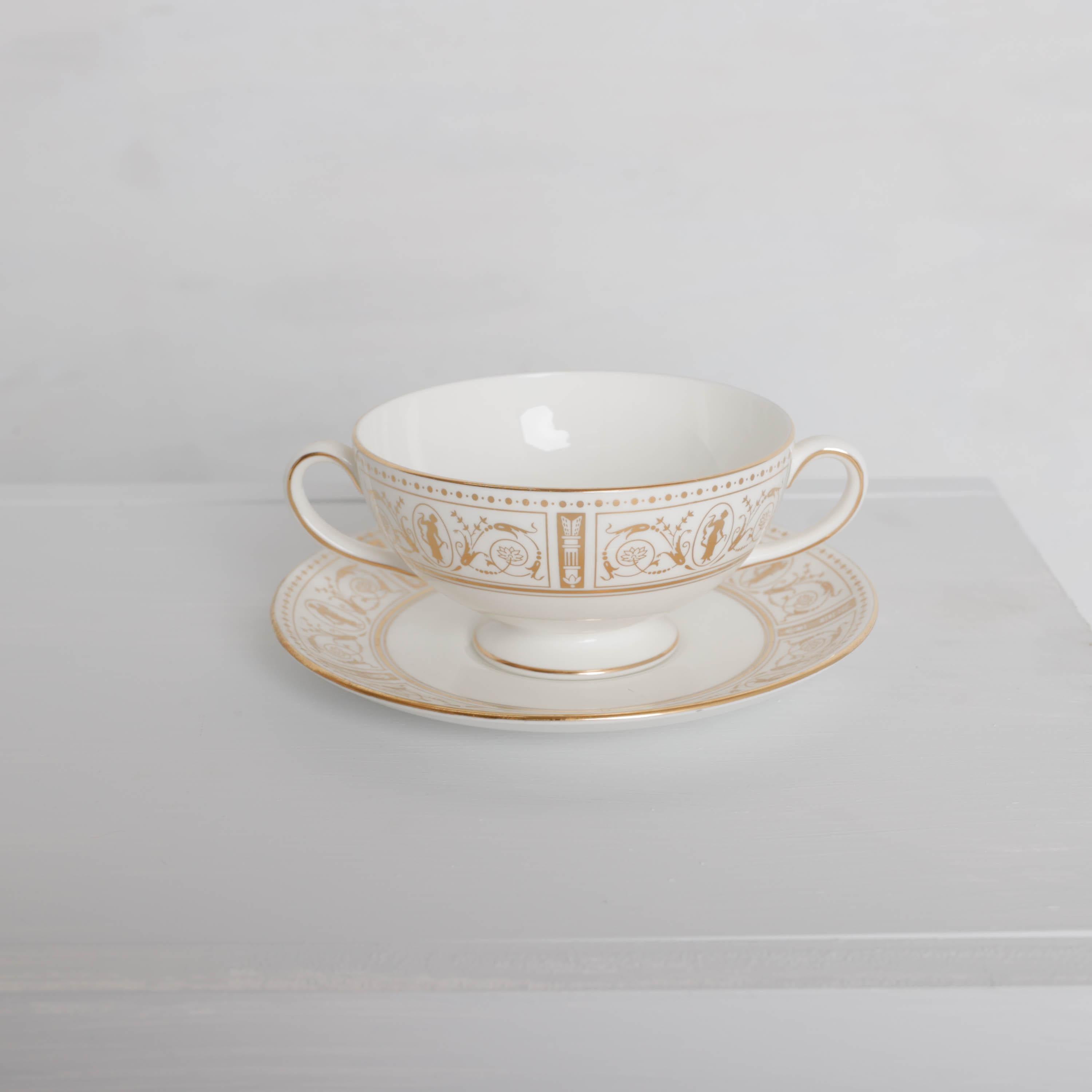 China Service for 12 Wedgewood Gold Grecian Circa 1964 For Sale 7
