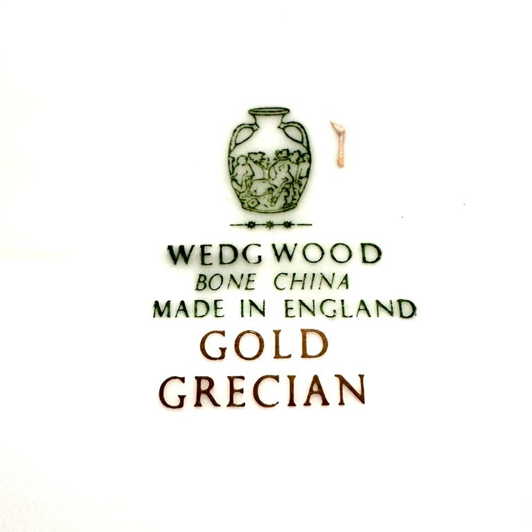 Service chinois pour 12 personnes Wedgewood Gold Grecian datant d'environ  1964 En vente sur 1stDibs