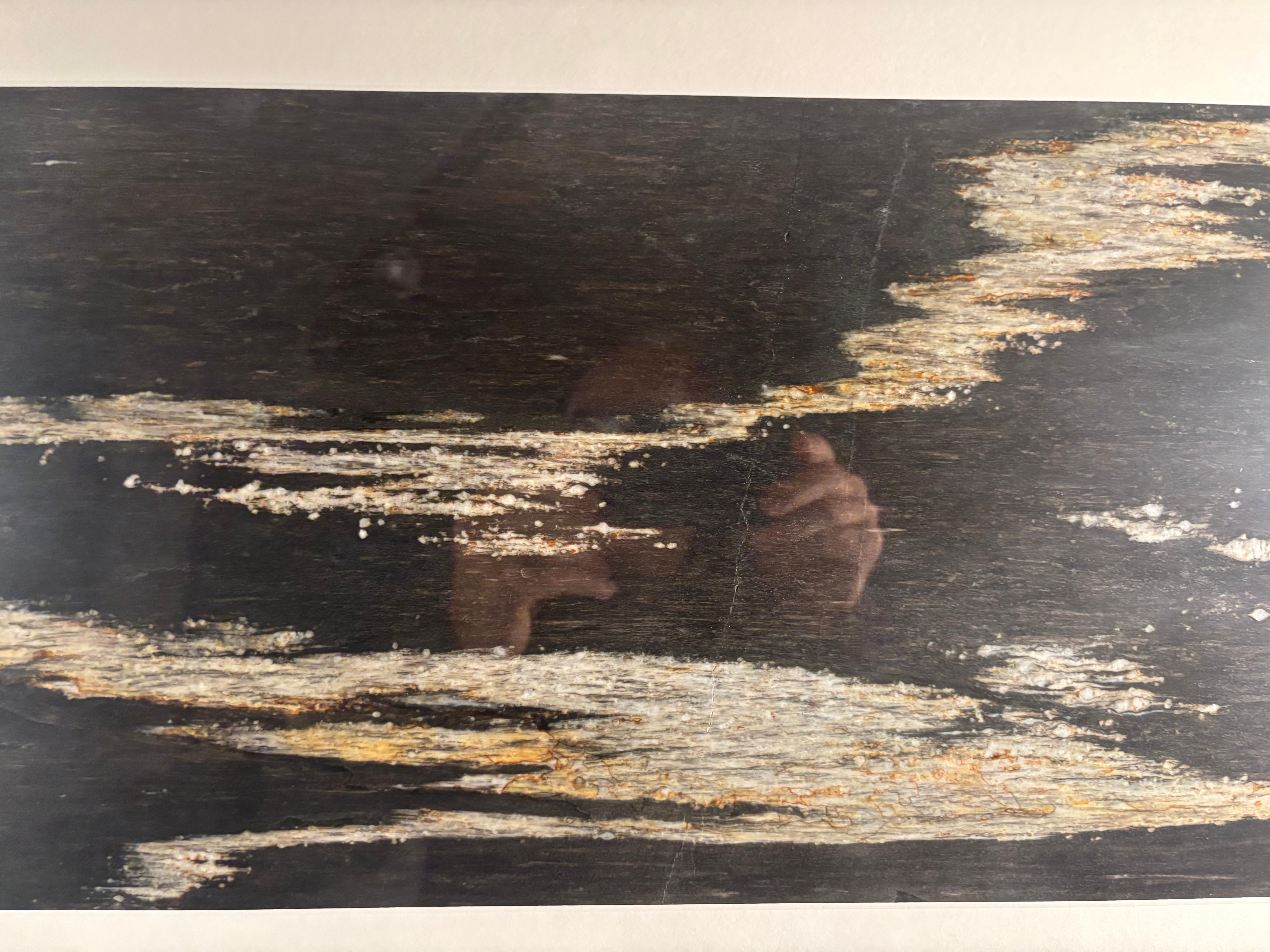 China Stunning Luminous White Bubbling Sea At Night Natural Stone 