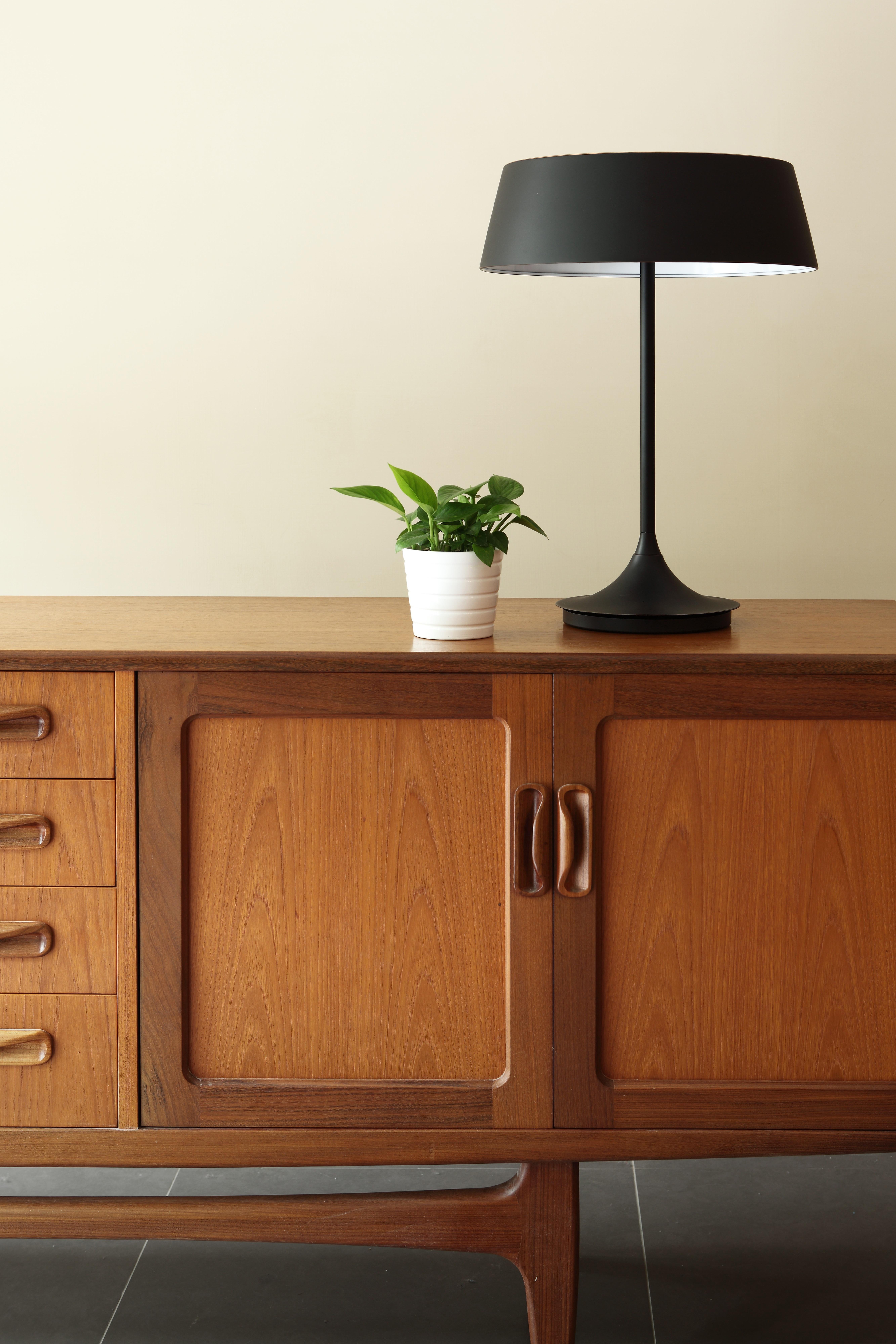 Lámpara de mesa China 'Negra Moderno en venta