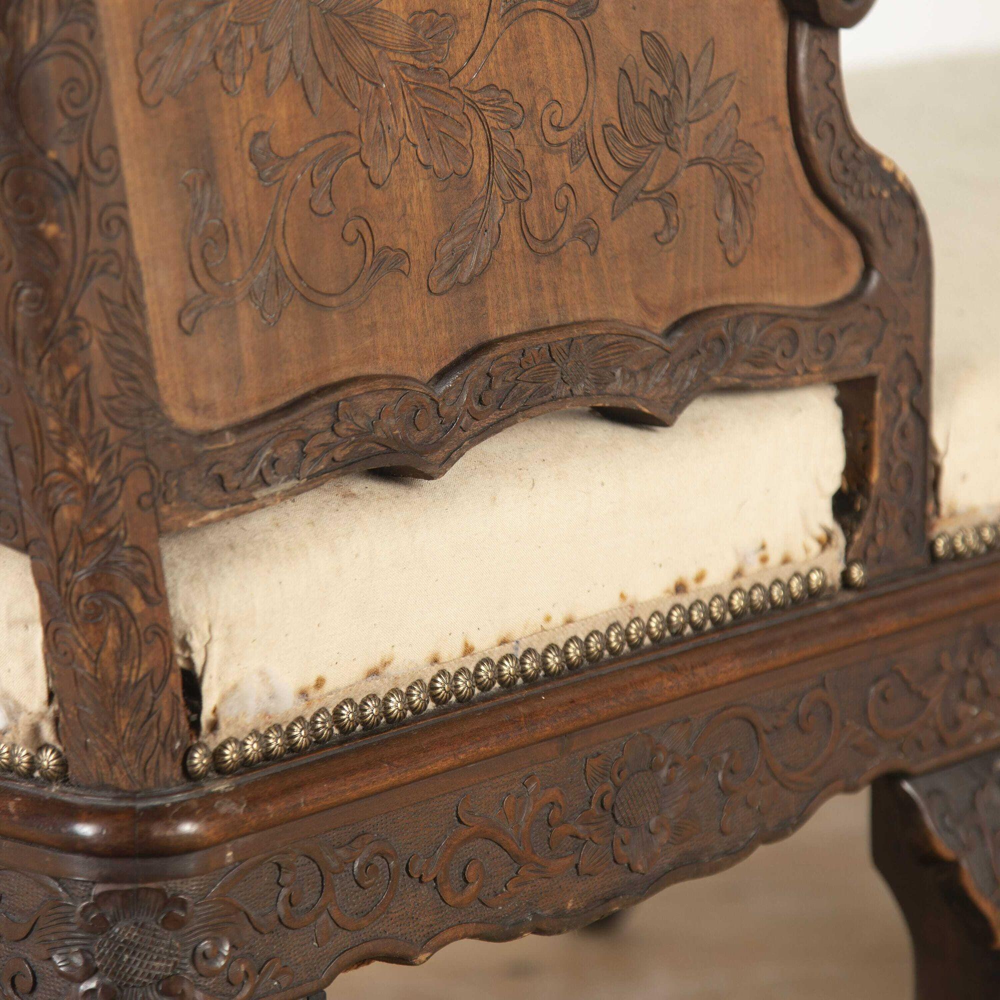 China Trade Carved Daybed In Good Condition For Sale In Gloucestershire, GB