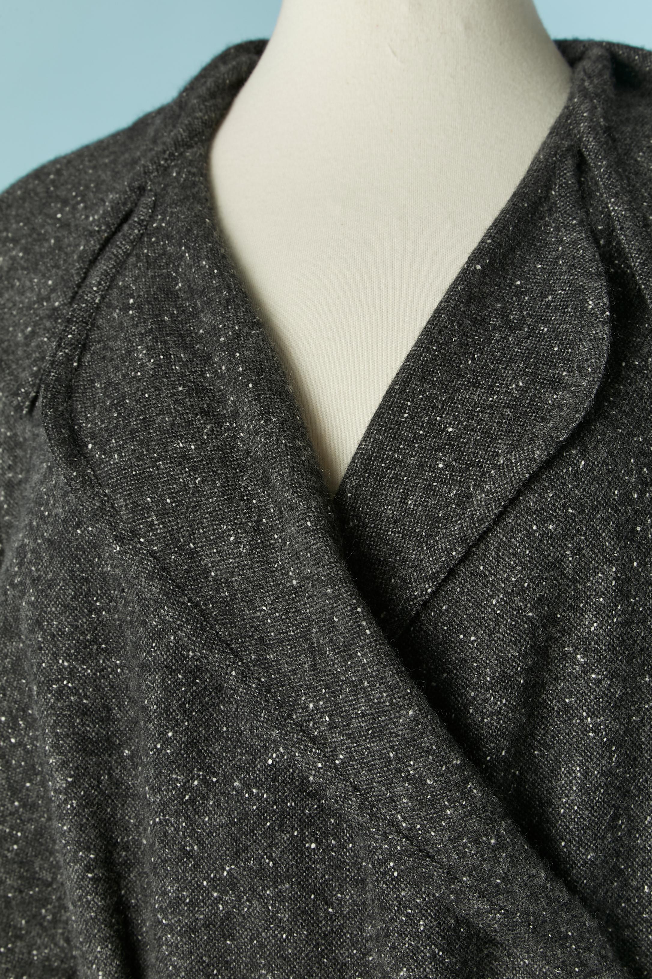 Chiné grey cashmere wrap jacket and skirt ensemble CHANEL In Excellent Condition For Sale In Saint-Ouen-Sur-Seine, FR