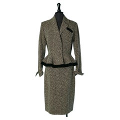 Chiné tweed skirt-suit with black velvet details and edge Lilli Ann Circa 1940's
