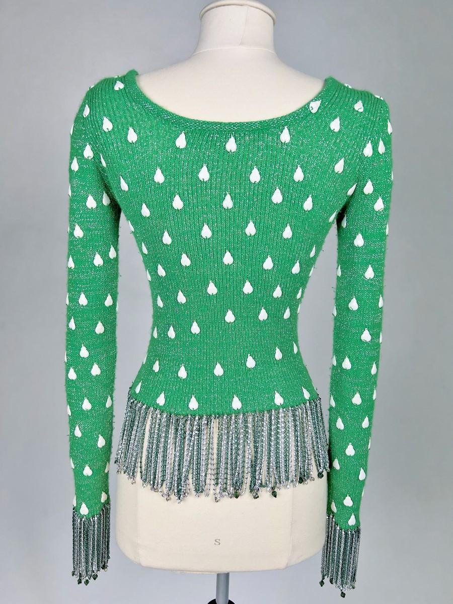 Pull en laine chinée avec franges en lurex et chaîne par Loris Azzaro - France C. C. 1990 en vente 5