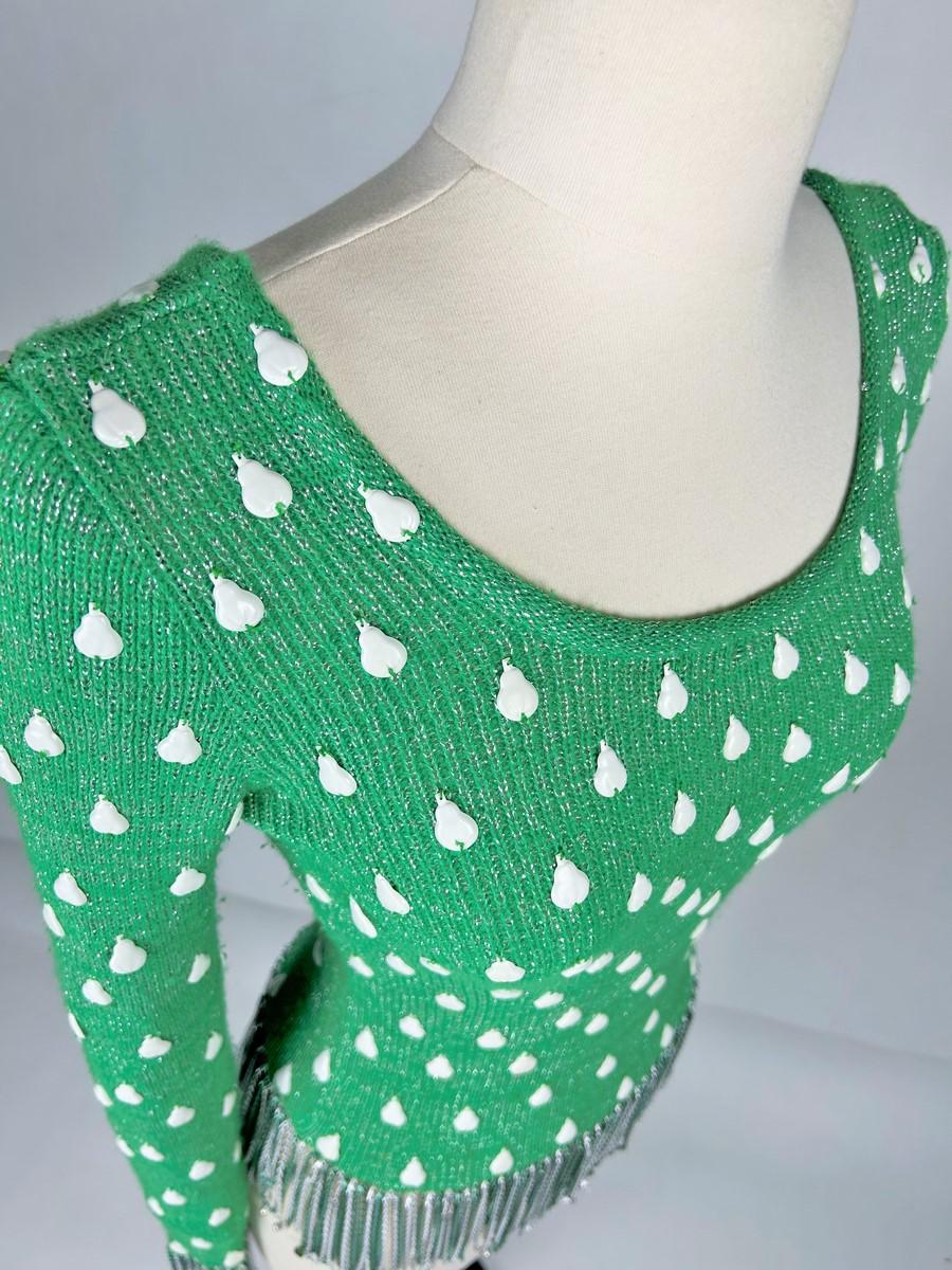Pull en laine chinée avec franges en lurex et chaîne par Loris Azzaro - France C. C. 1990 en vente 6