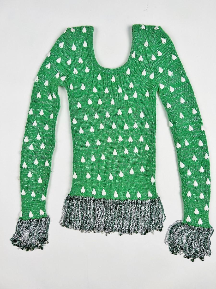 Pull en laine chinée avec franges en lurex et chaîne par Loris Azzaro - France C. C. 1990 en vente 7