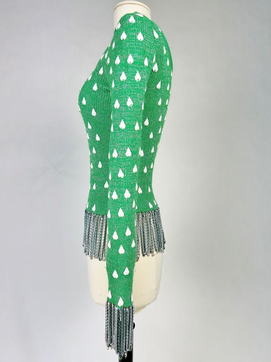 Pull en laine chinée avec franges en lurex et chaîne par Loris Azzaro - France C. C. 1990 en vente 2