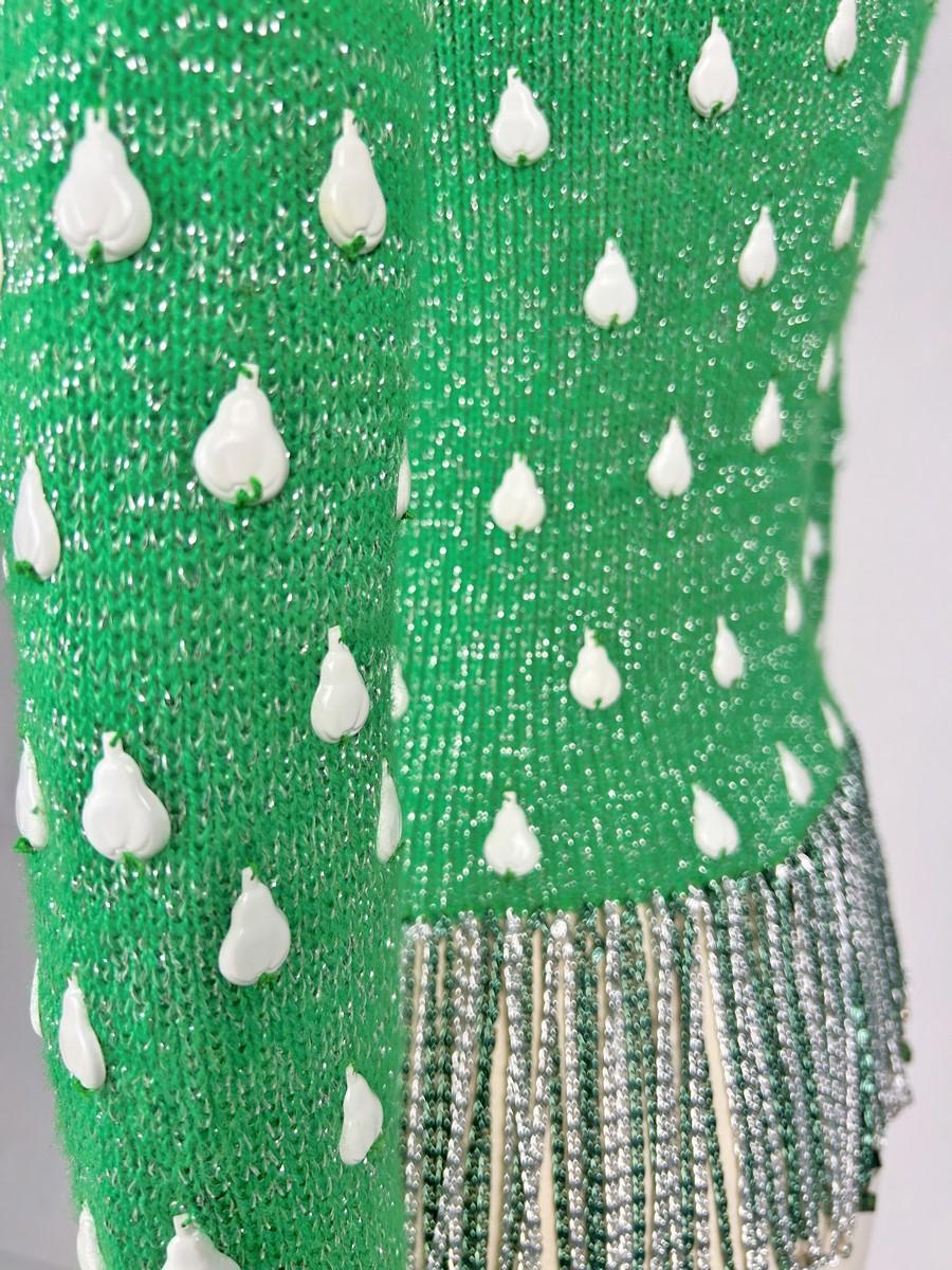 Pull en laine chinée avec franges en lurex et chaîne par Loris Azzaro - France C. C. 1990 en vente 3