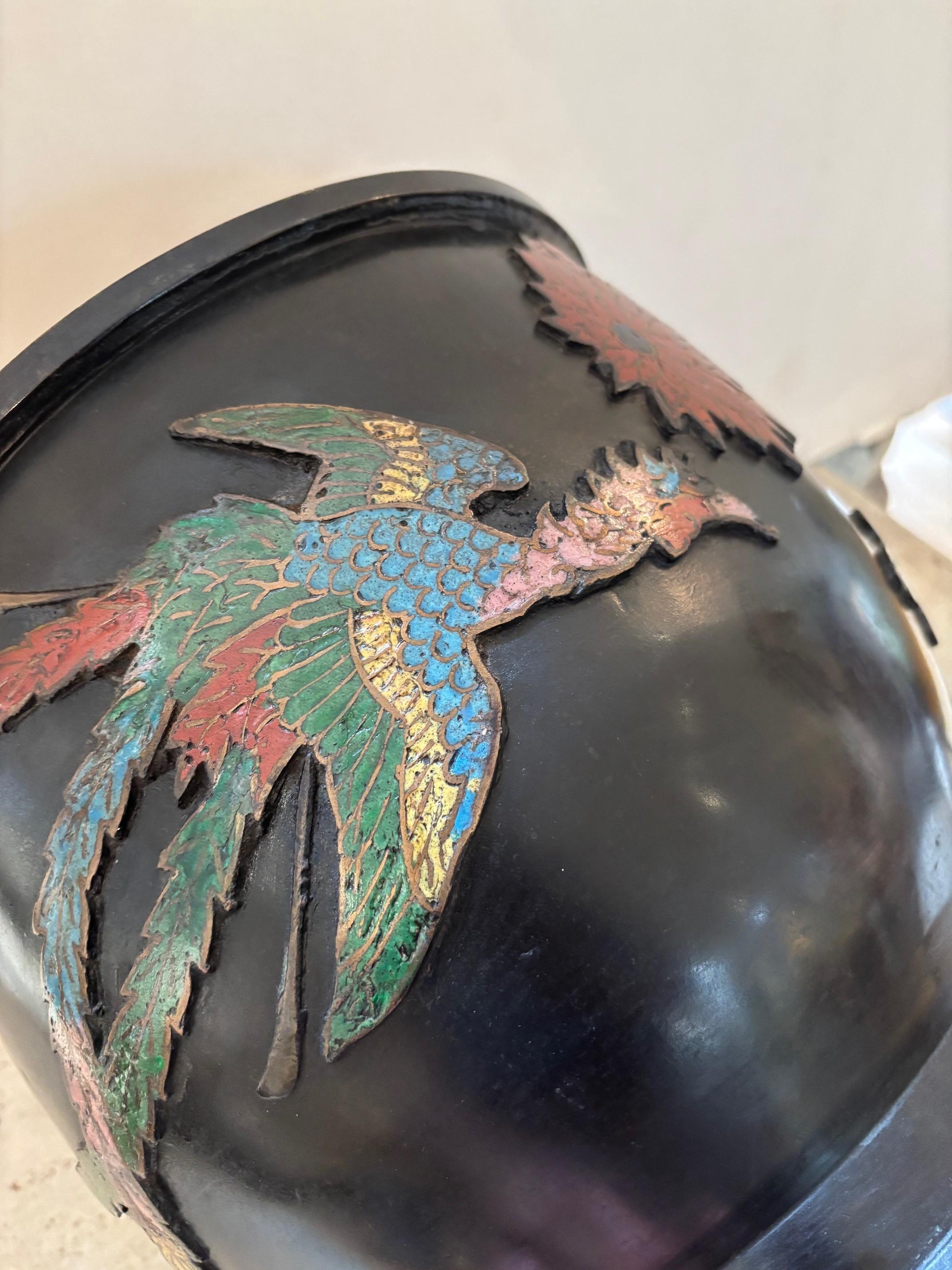 Hibachi in bronzo Chineile Champleve, decorato con intarsi di draghi e fiori in vendita 2