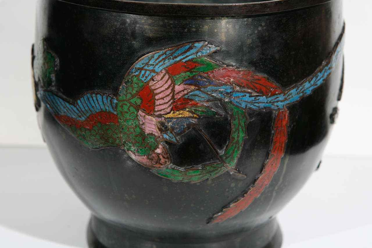 Chineile Champleve Bronze Hibachi, mit Intarsien, Drachen und Blumen, dekoriert  (Unbekannt) im Angebot