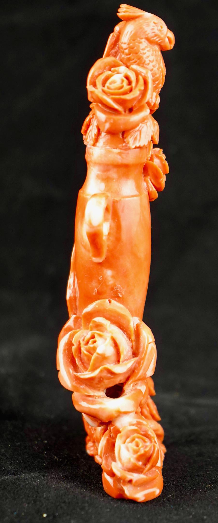 Chines Carved Coral Finely Carved Perfume Bottle In Good Condition For Sale In Gainesville, FL