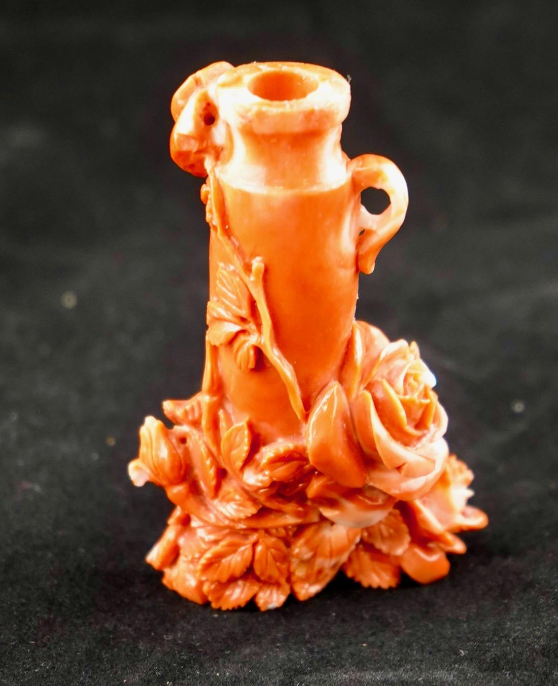 Chines Carved Coral Finely Carved Perfume Bottle For Sale 2