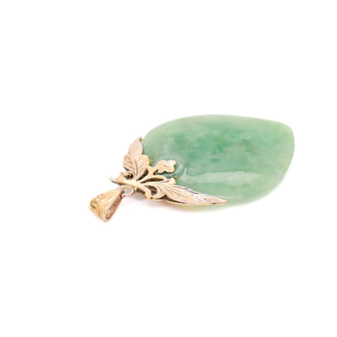 Chinese 14K Gold & Green Jade Pendant for a Necklace For Sale 5
