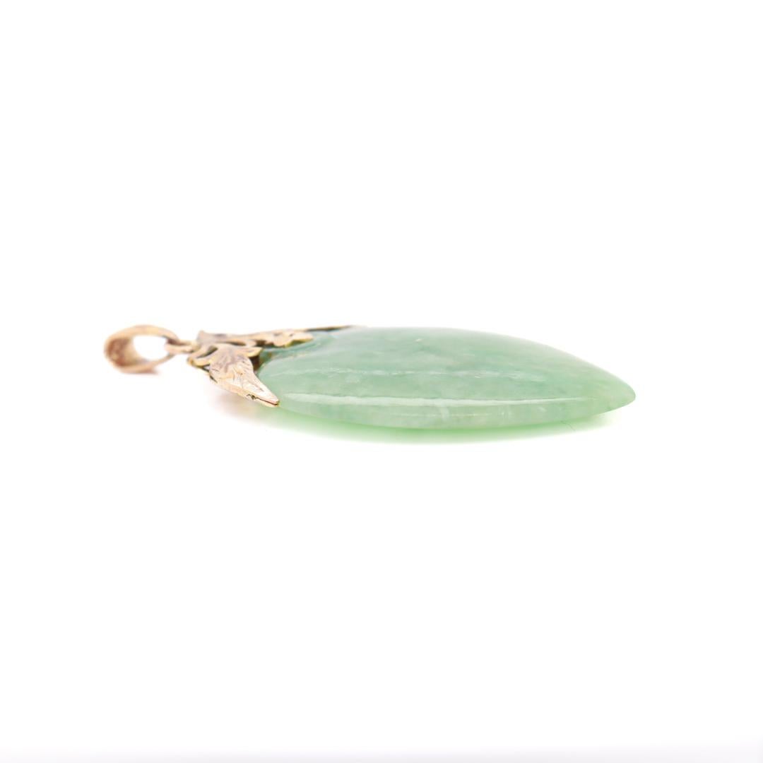 Pendentif chinois en or 14 carats et jade vert pour collier en vente 4