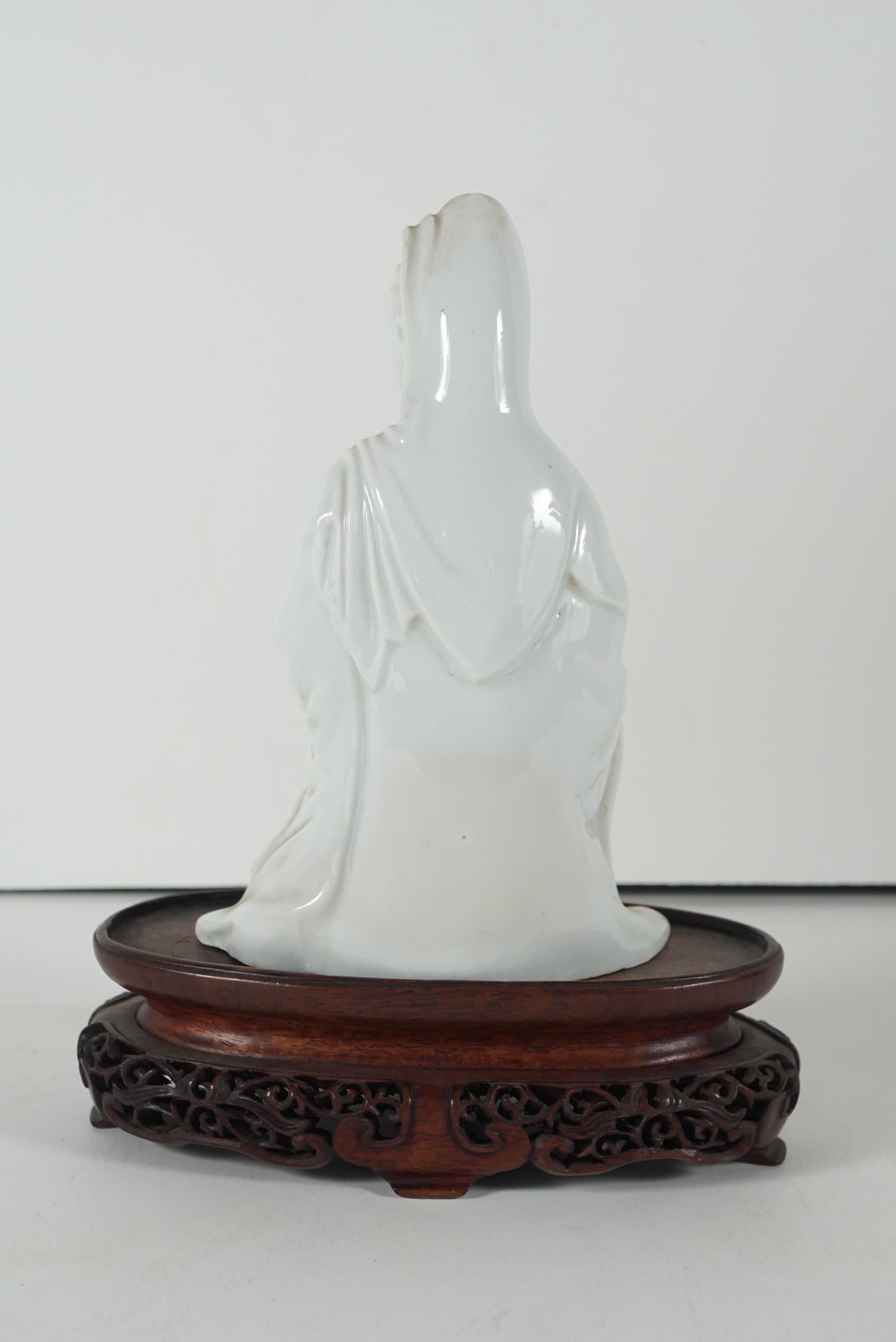 Porcelain Chinese 18th Century Dauhan Blance de Chine Figure of Quanyin For Sale
