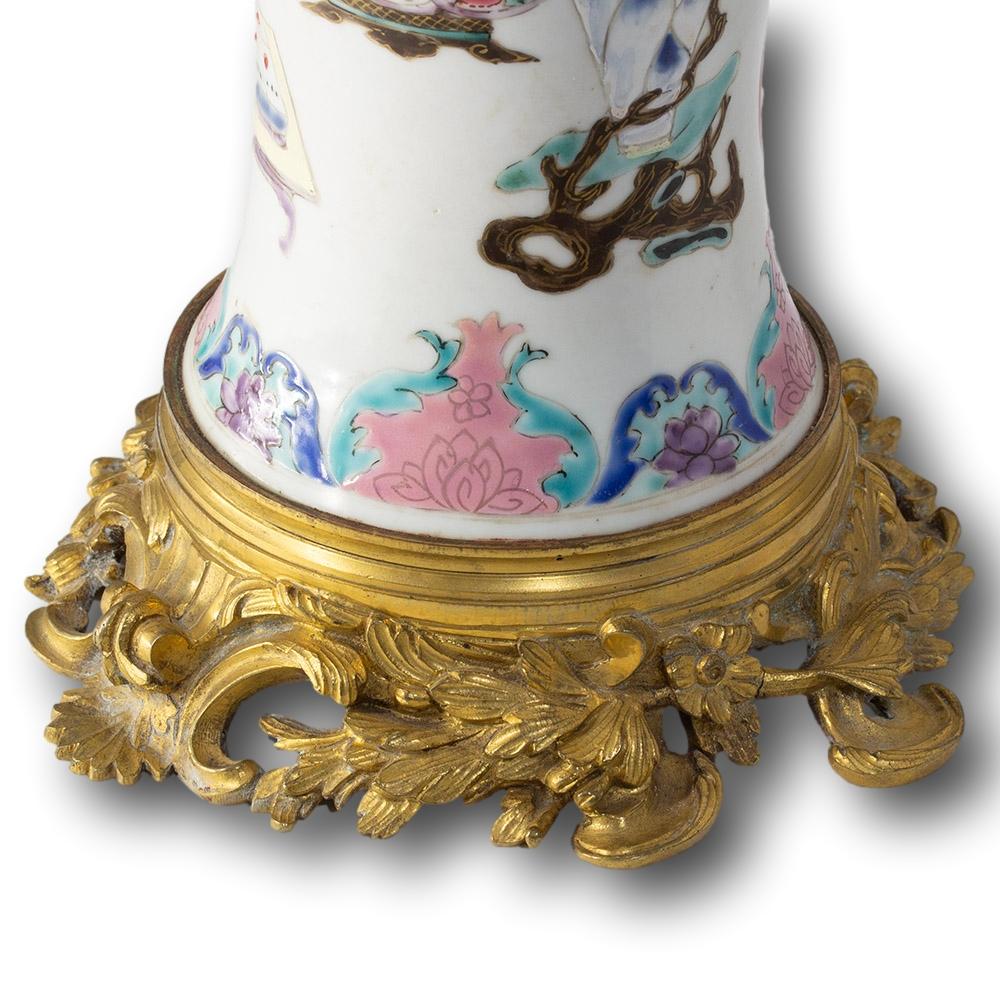 Lampes chinoises Qianlong du 18e siècle montées en bronze doré en vente 7