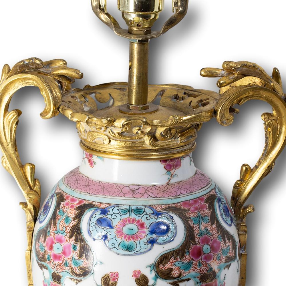 Lampes chinoises Qianlong du 18e siècle montées en bronze doré en vente 9