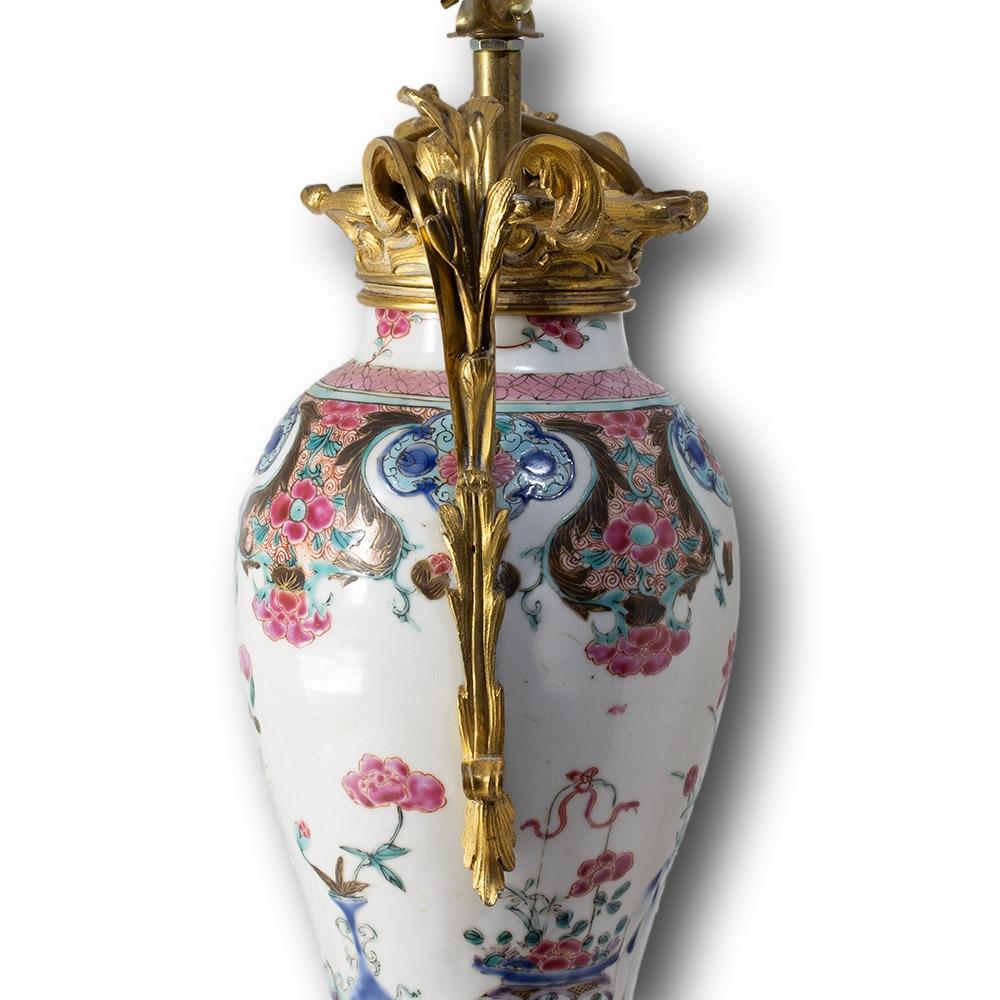 Lampes chinoises Qianlong du 18e siècle montées en bronze doré en vente 1