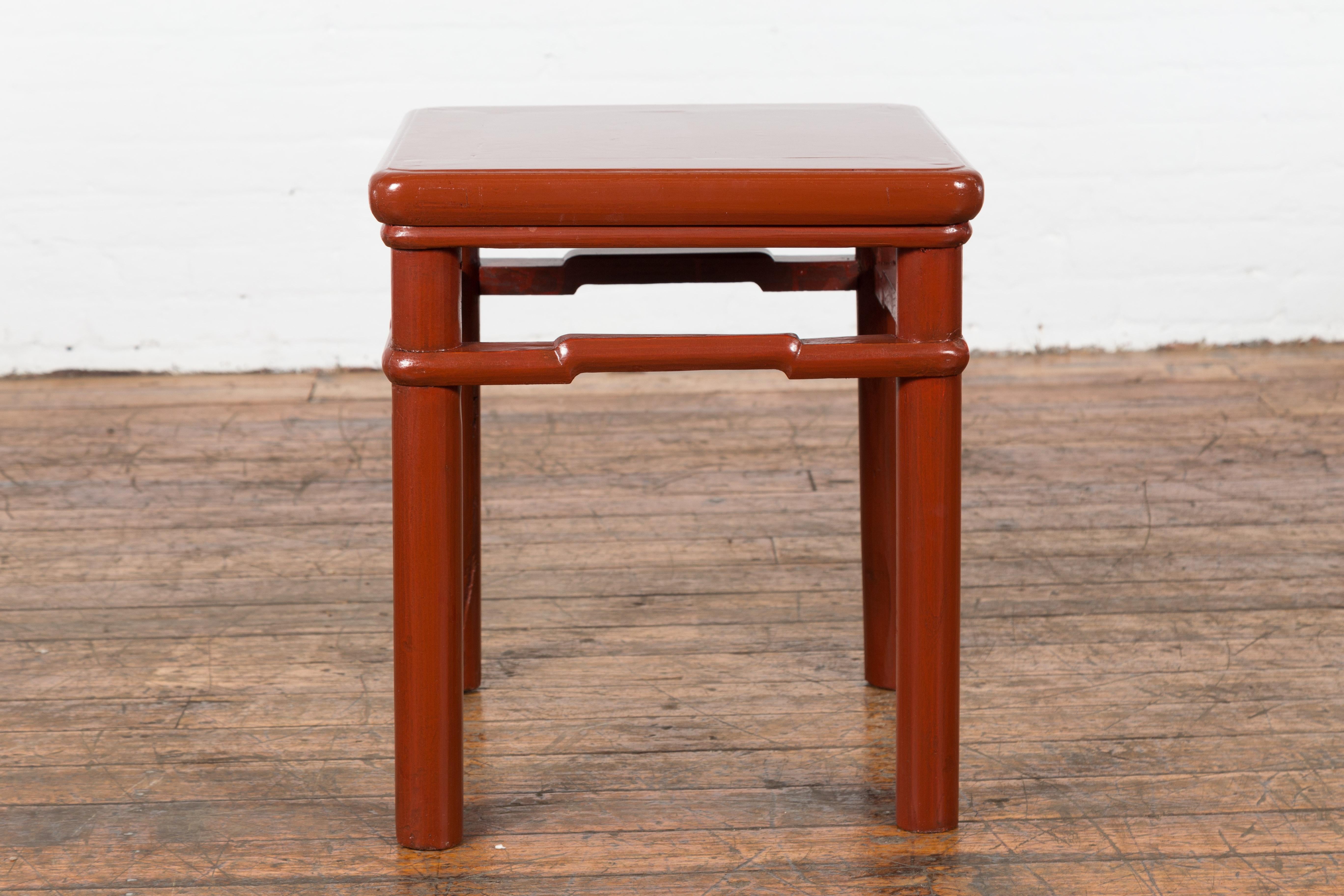 Chinese 1900s Qing Dynasty Red Lacquer Stool or Table with Humpback Stretchers For Sale 10