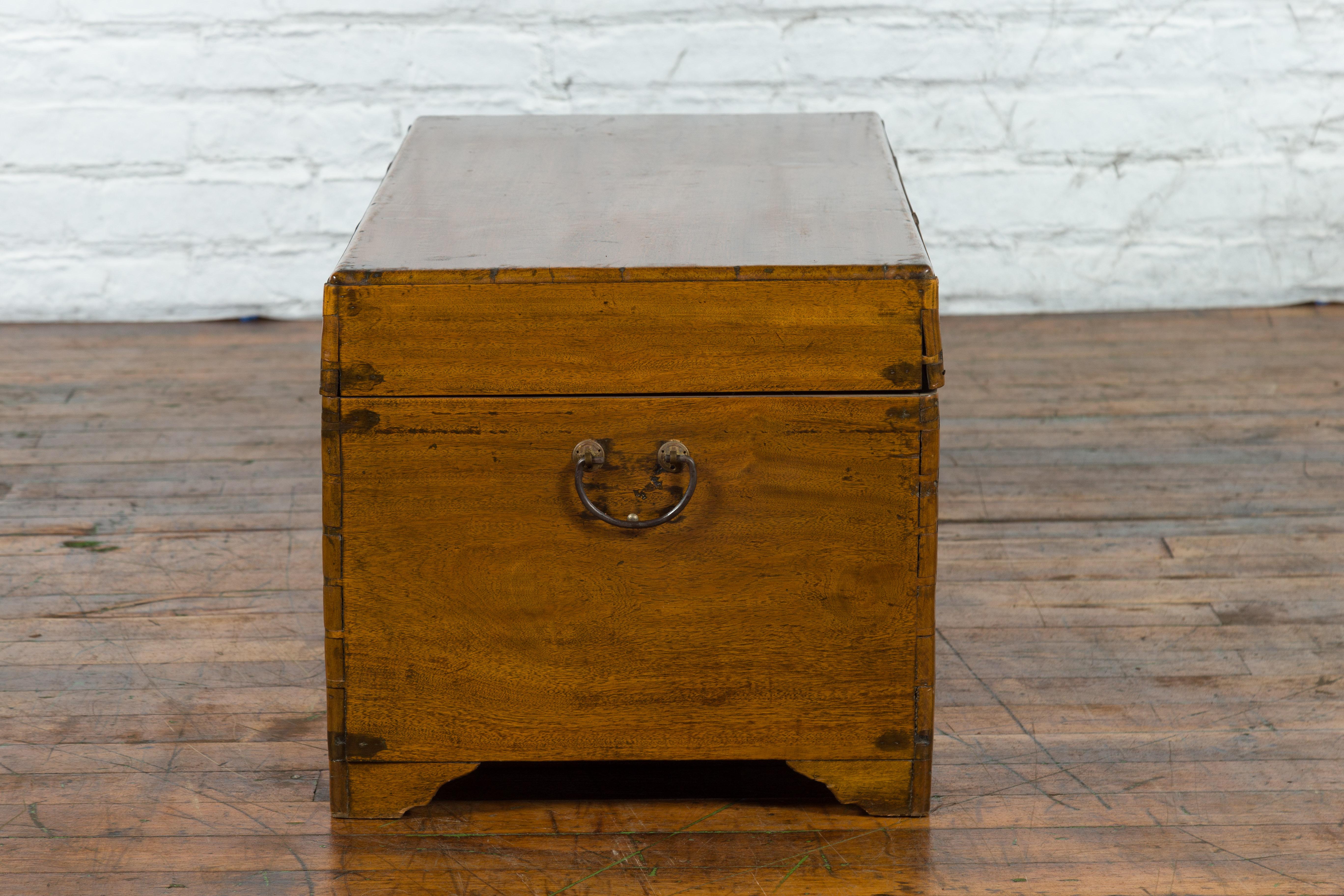 Chinese 1920s Camphor Wood Blanket Chest with Brass Hardware and Natural Patina For Sale 6