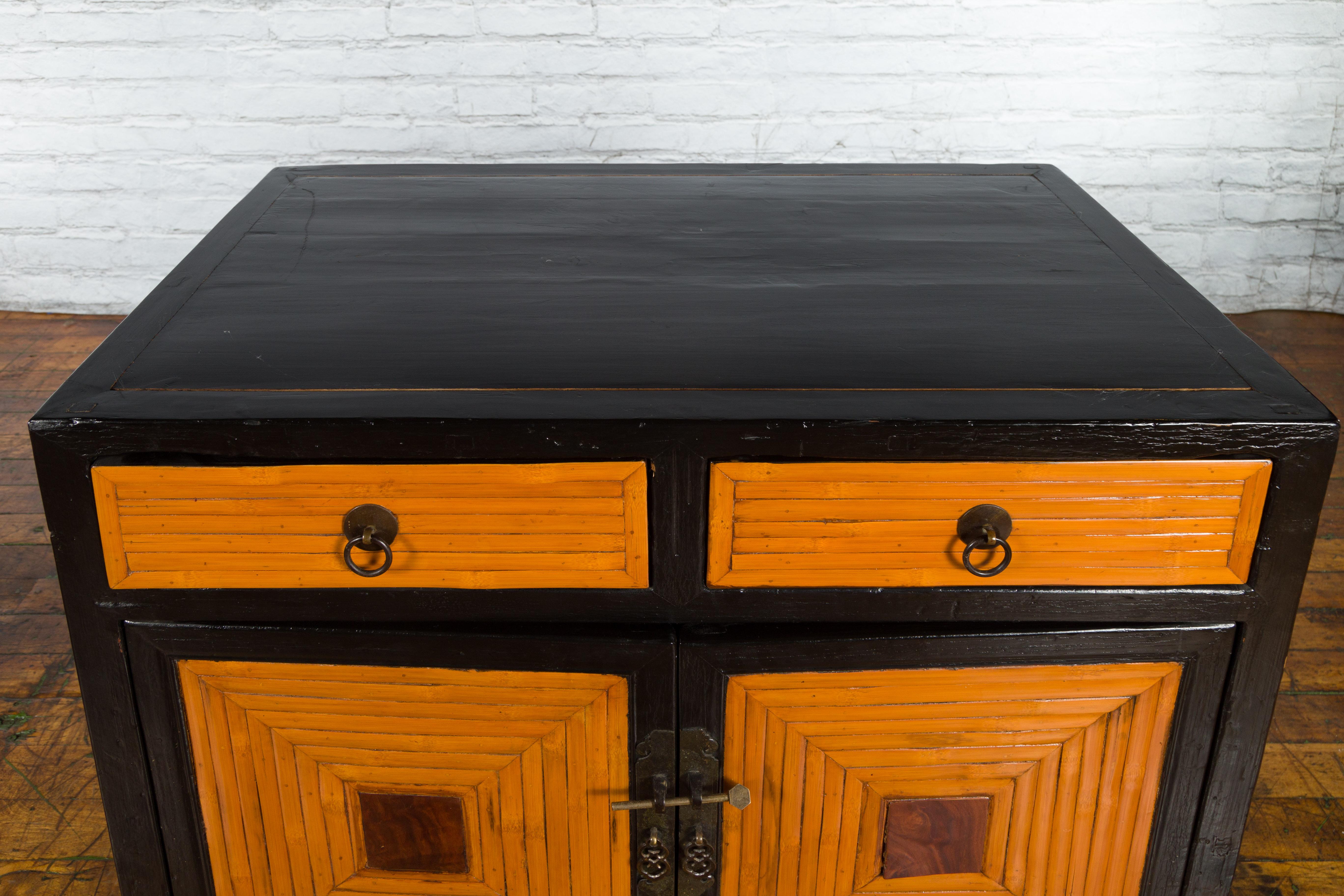 Chinese 1930s Art Deco Black Lacquer Two-Toned Side Cabinet with Bamboo Design For Sale 4