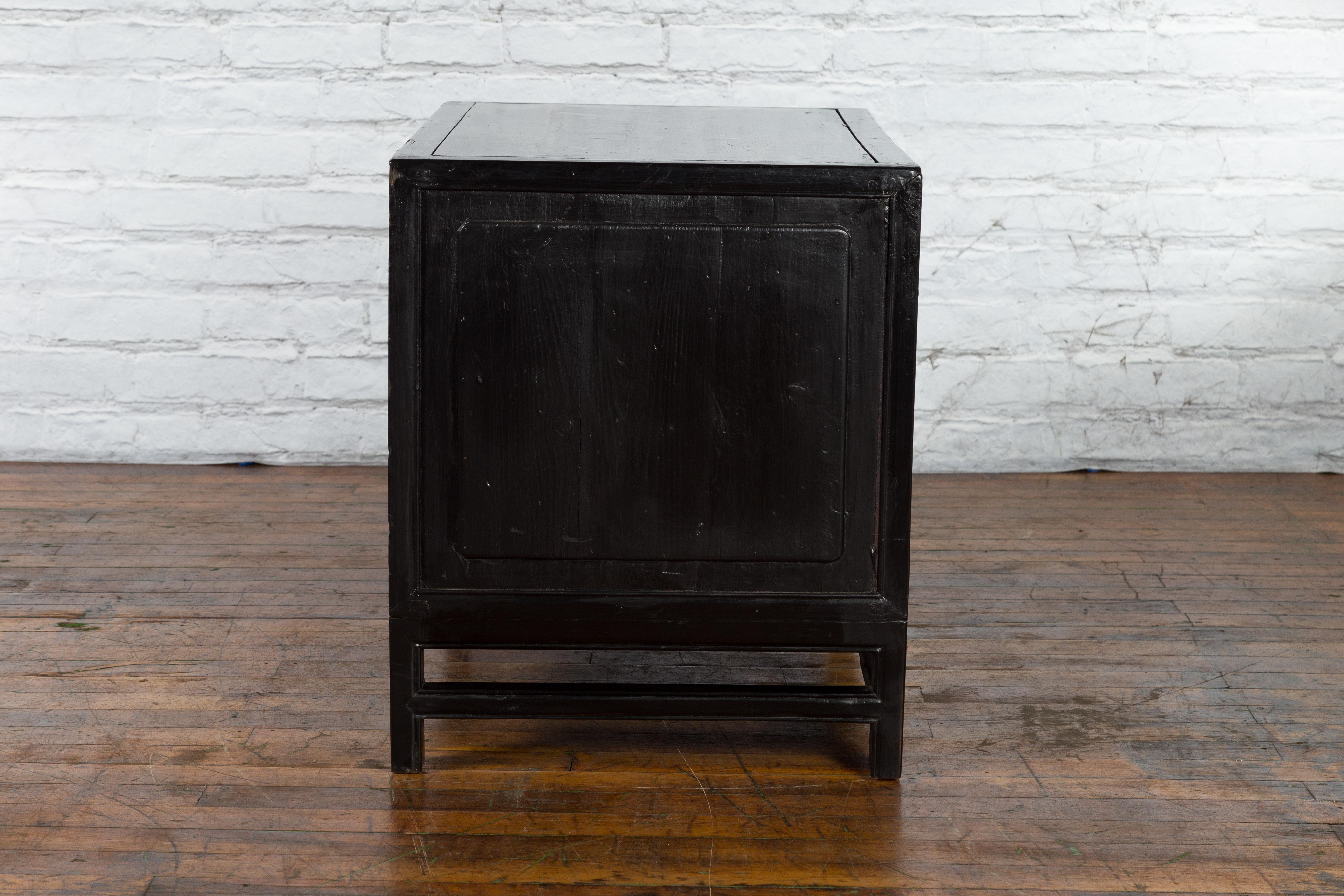 Chinese 1930s Art Deco Black Lacquer Two-Toned Side Cabinet with Bamboo Design For Sale 7