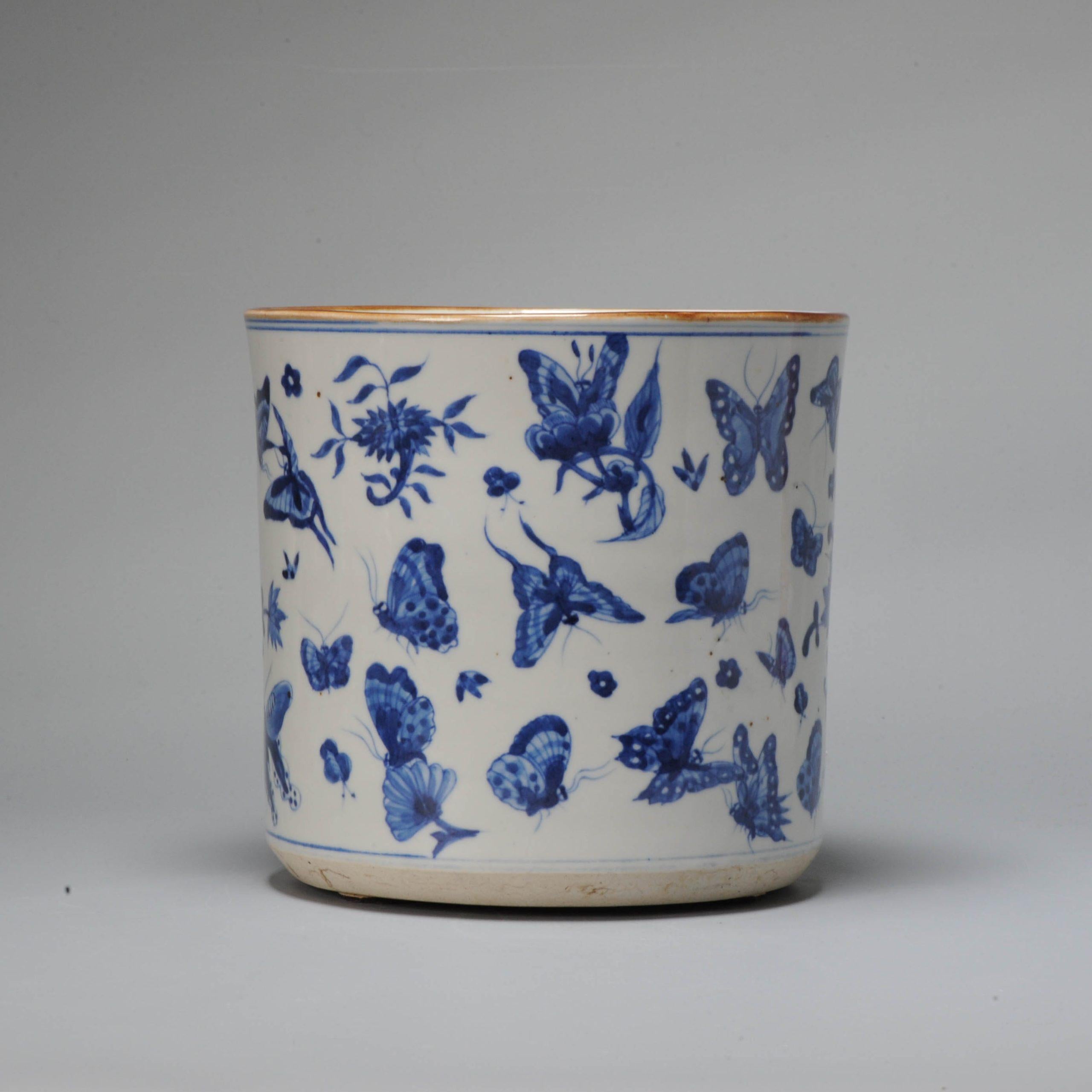 Description

Chinese porcelain Bitong (??) or Brushpots is a container for holding the brushes used by scribes for Chinese calligraphy. These are typically carved from bamboo, jade or porcelain with ornate motifs symbolising concepts such as