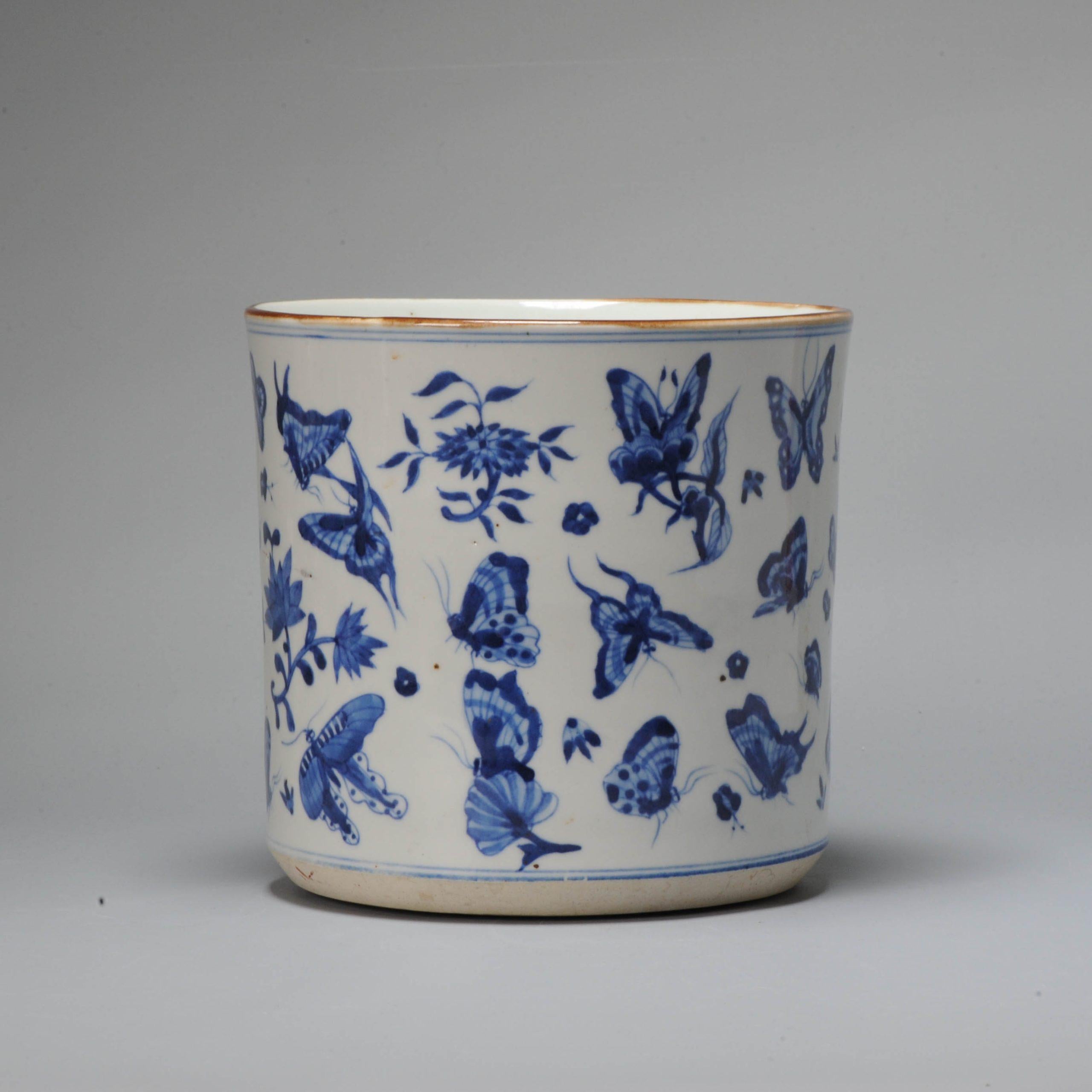 Chinese 19C Bleu de Hue Bitong Butterflies Flowers Cobalt Blue Vietnamese In Good Condition For Sale In Amsterdam, Noord Holland