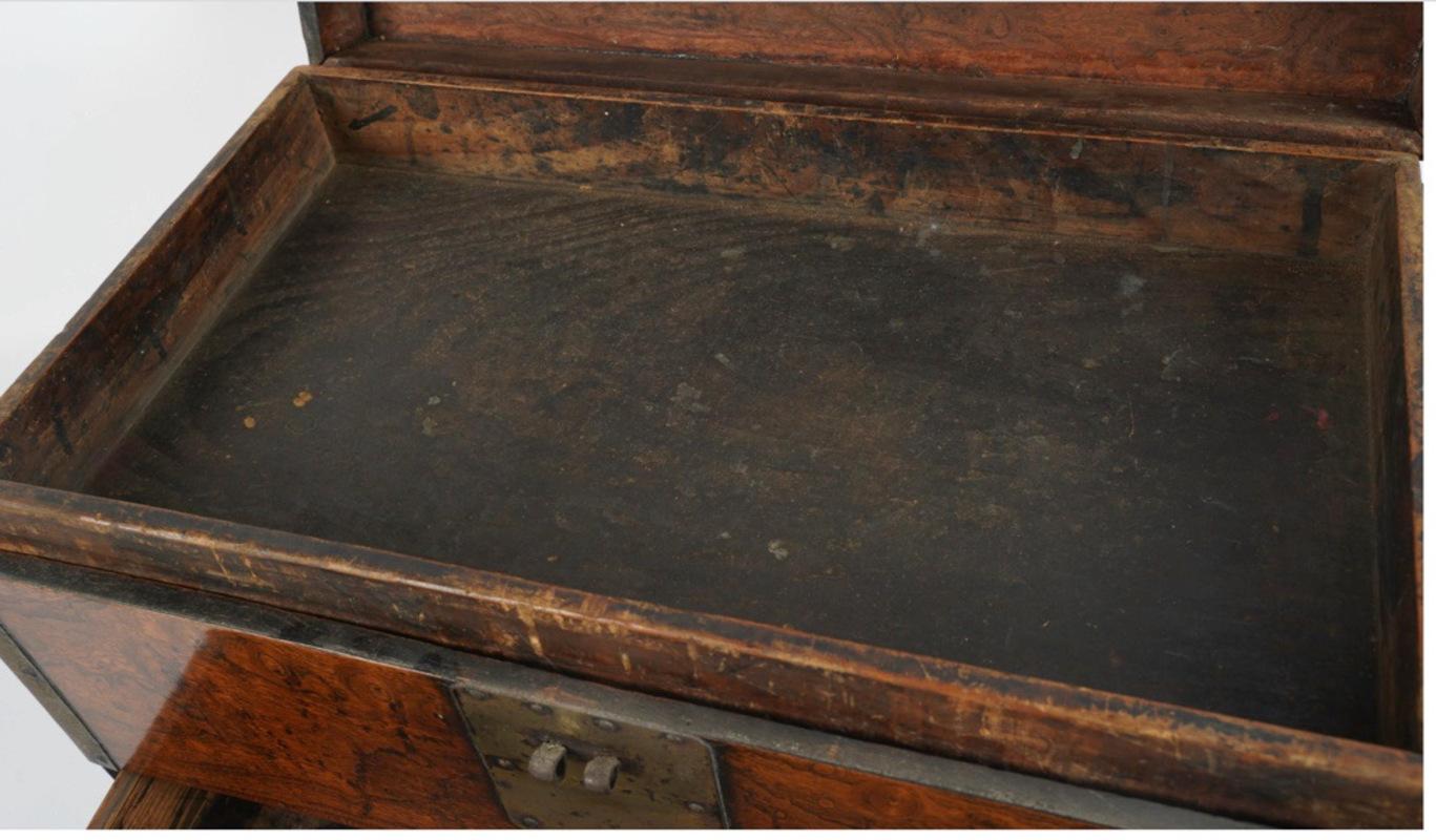 XIXe siècle Boîte chinoise en bois de ronce du 19e siècle en vente