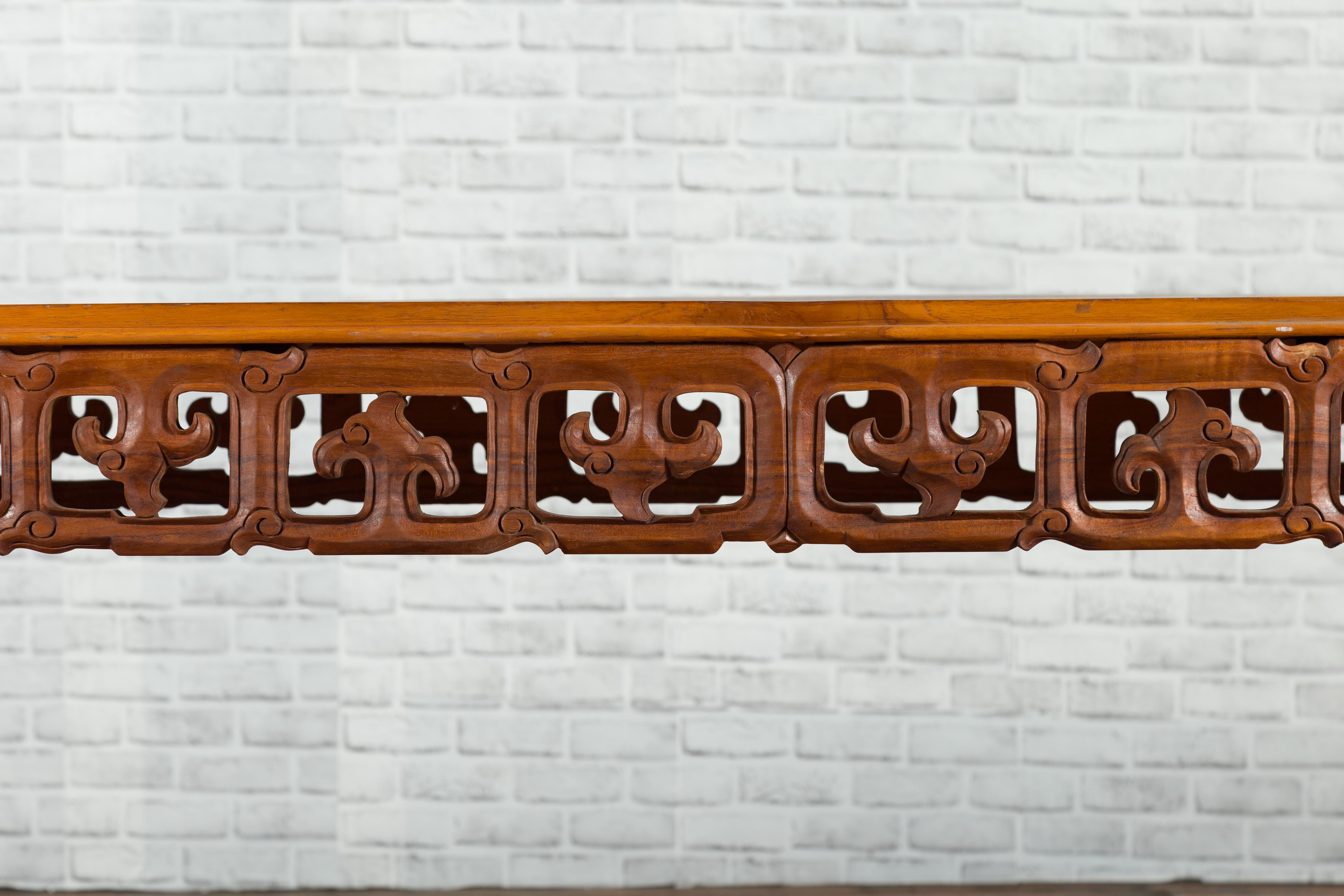 Wood Chinese 19th Century Console Table with Cloud-Carved Apron and Scrolling Feet For Sale