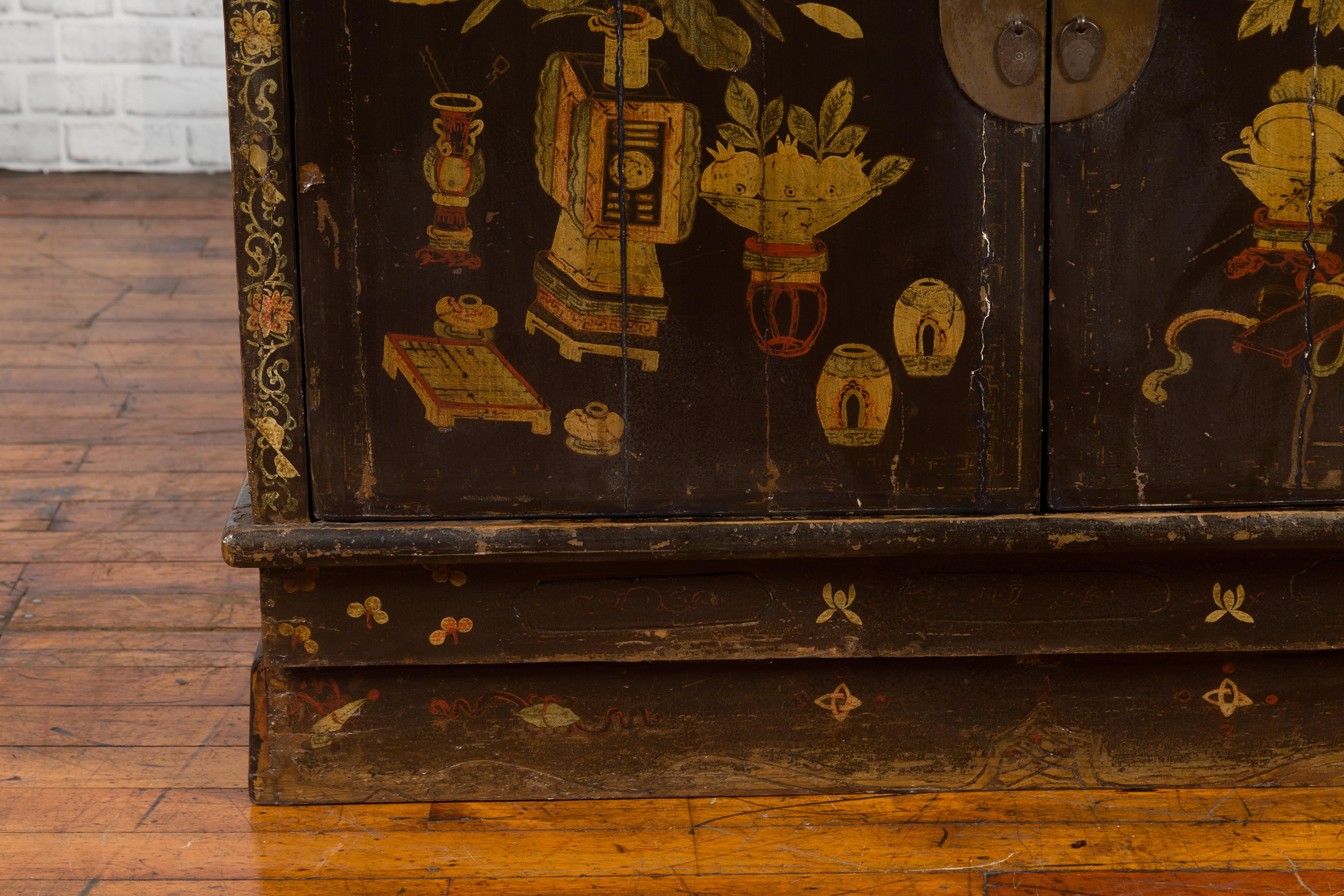 Chinese 19th Century Dark Brown Lacquered Sideboard with Hand Painted Motifs For Sale 7