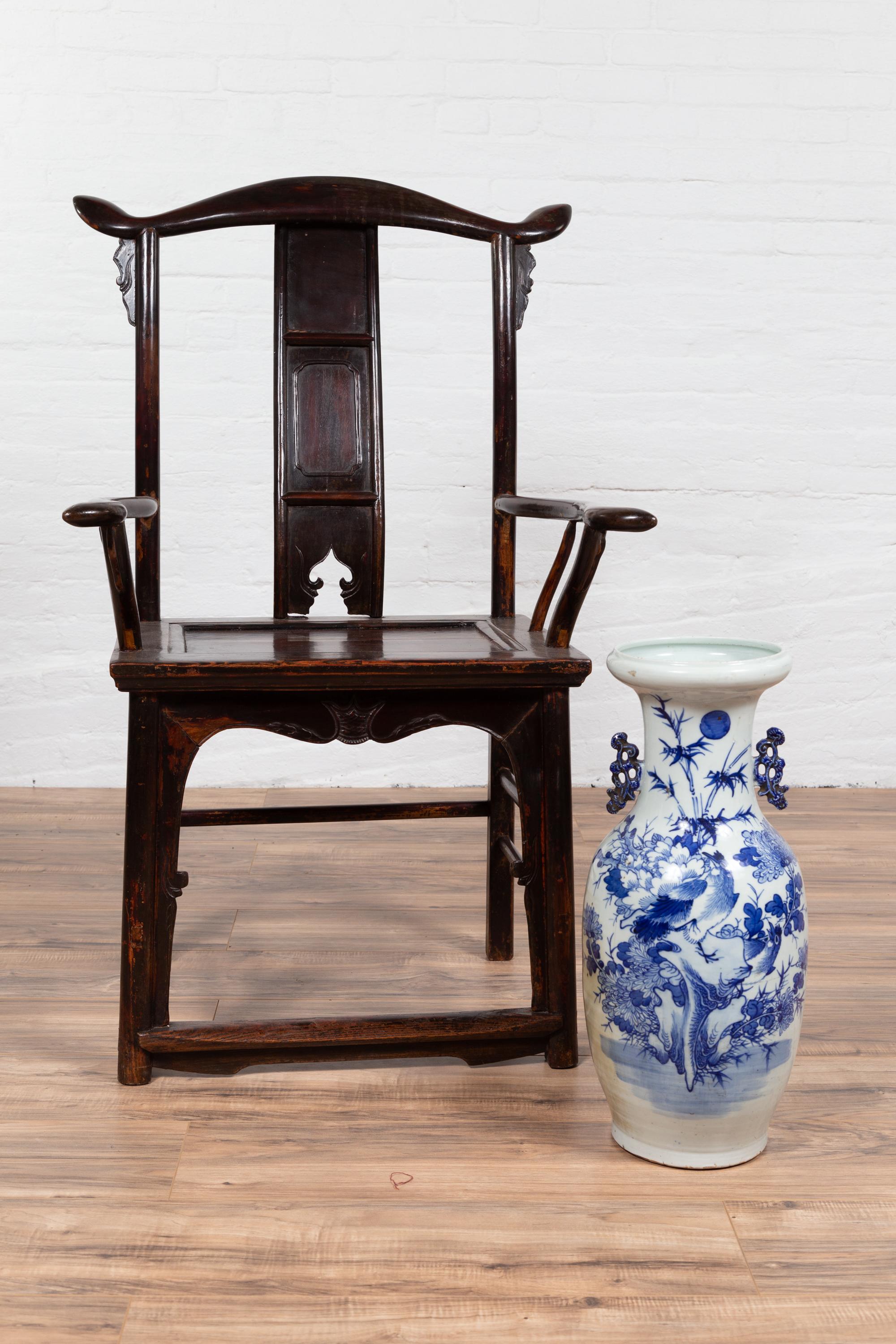 Chinese 19th Century Dengguayi Scholar's Lamp-Hanger Armchair with Sinuous Splat For Sale 6