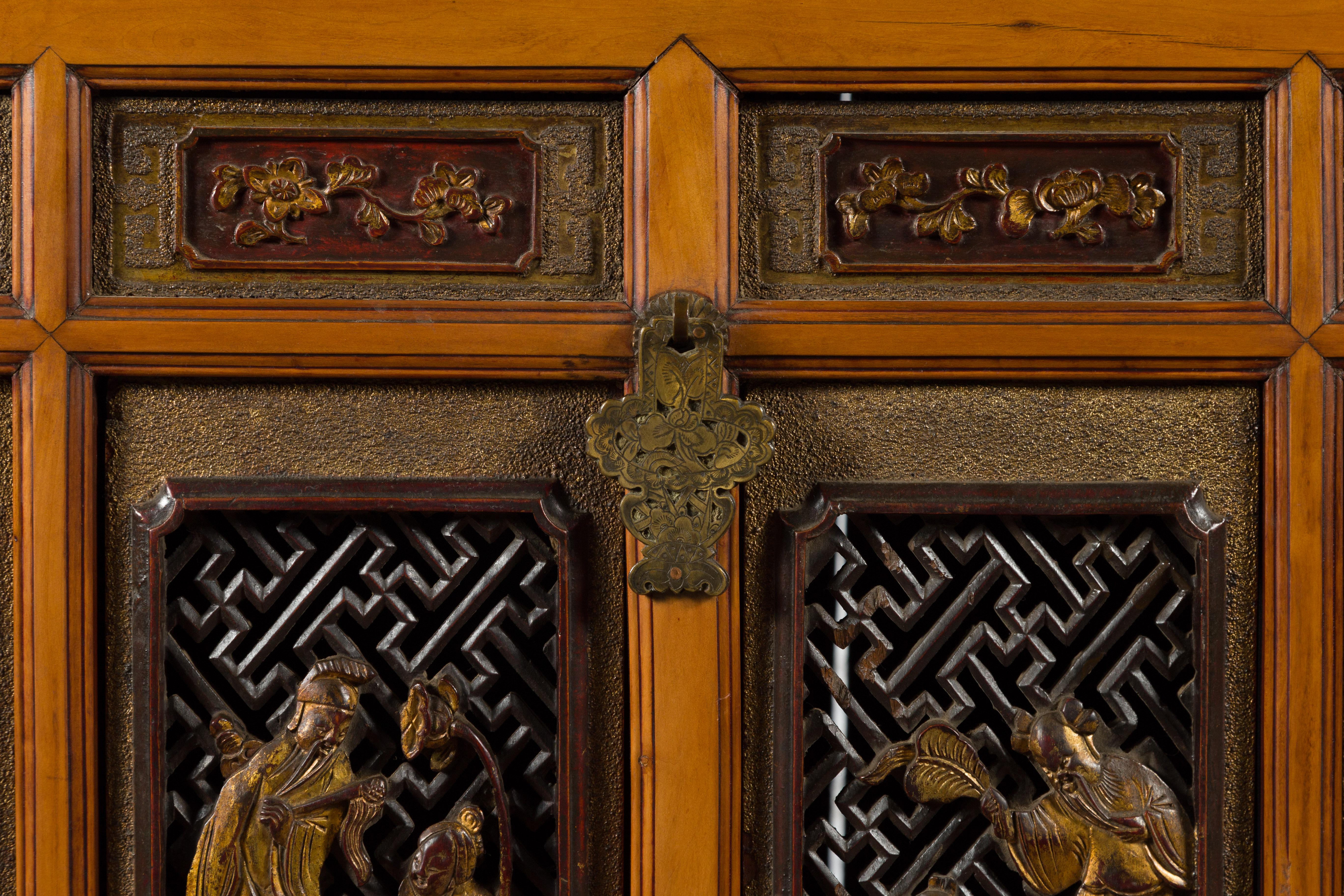 Chinese 19th Century Dowry Chest with Fretwork and Carved Gilt Characters For Sale 3