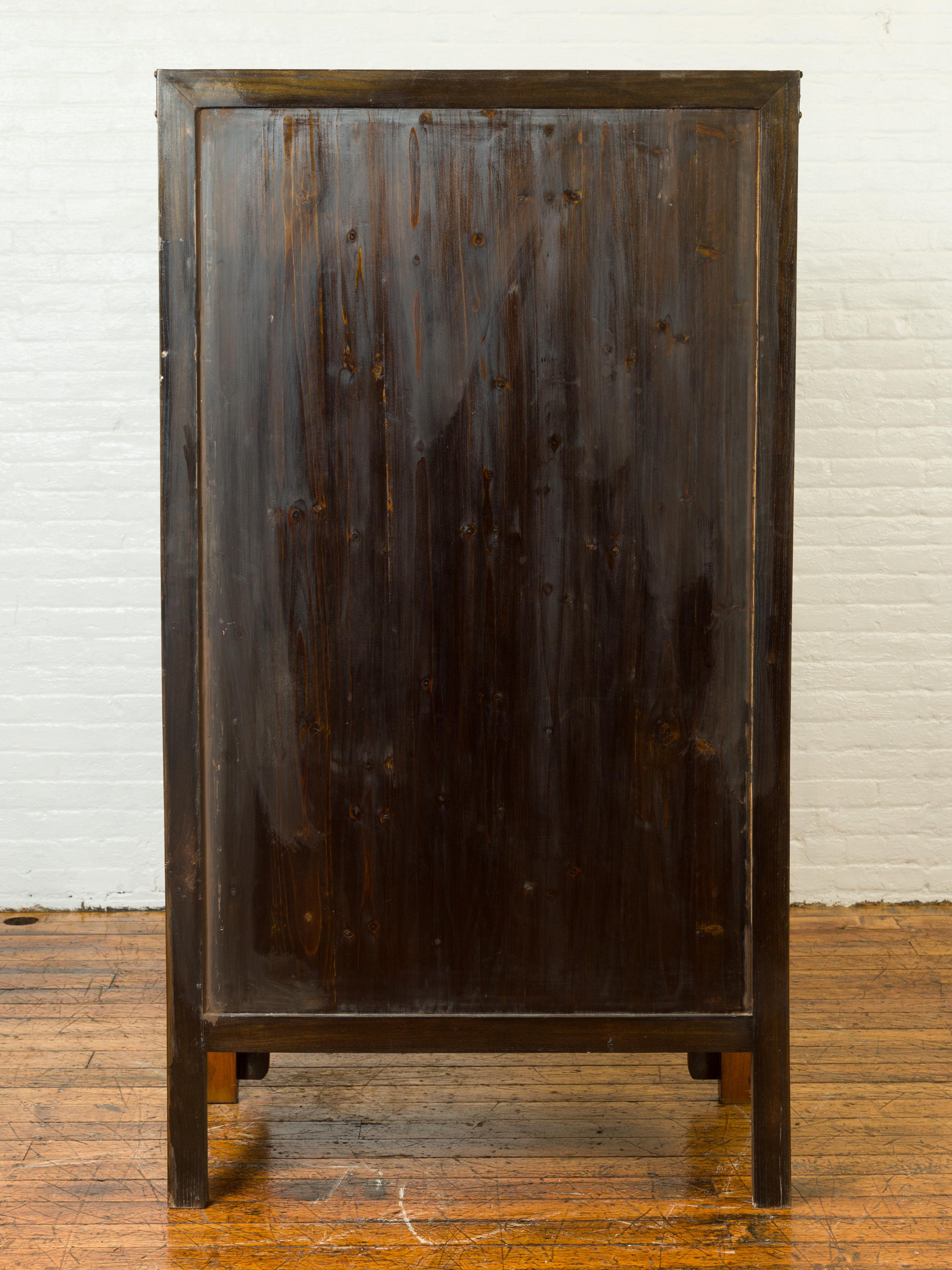 Chinese 19th Century Elmwood Bookcase with Doors, Drawers and Brass Hardware For Sale 7