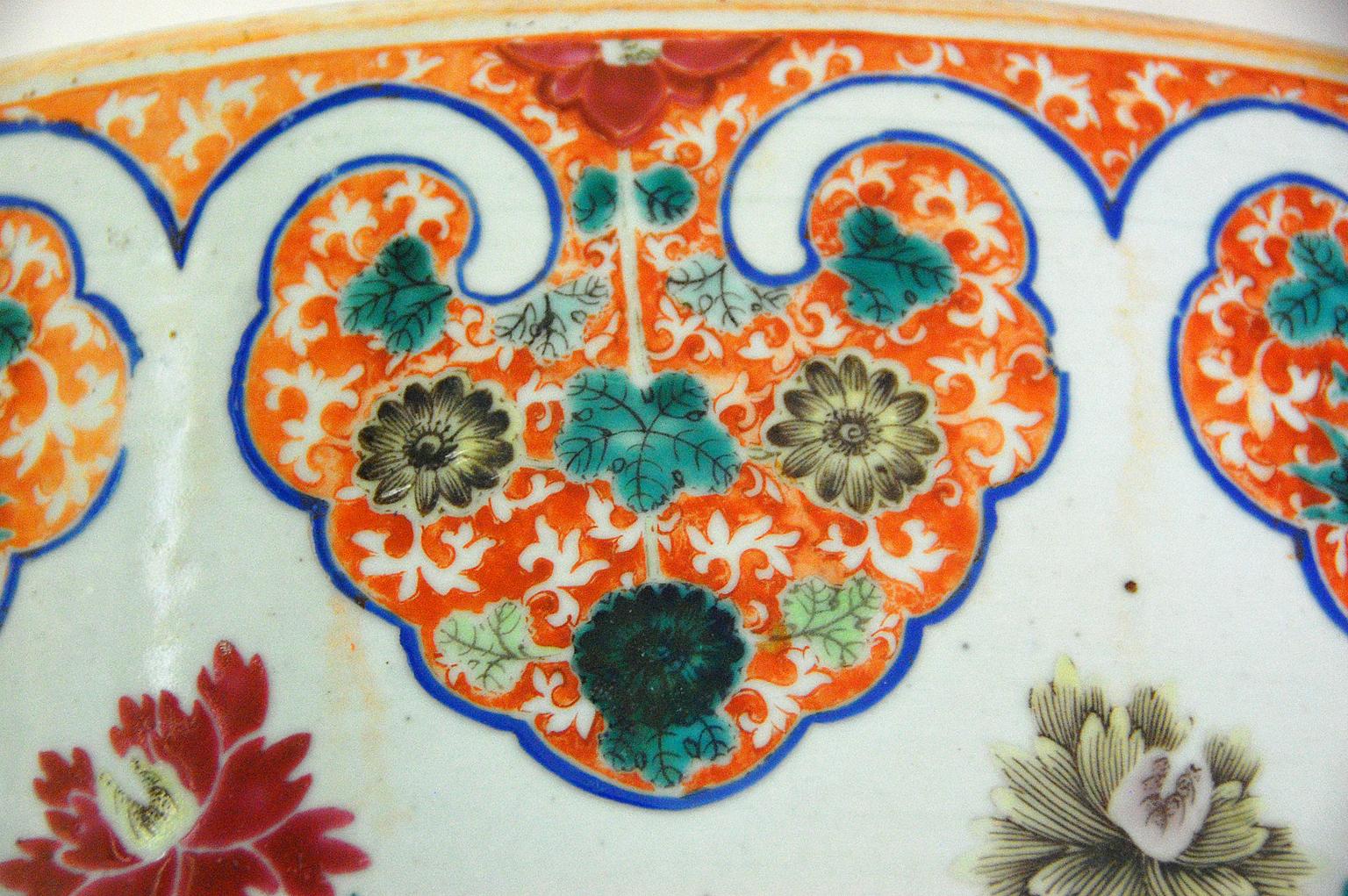 Hand-Painted Chinese 19th Century Famille Verte Jardinière or Fishbowl with Floral Motifs For Sale