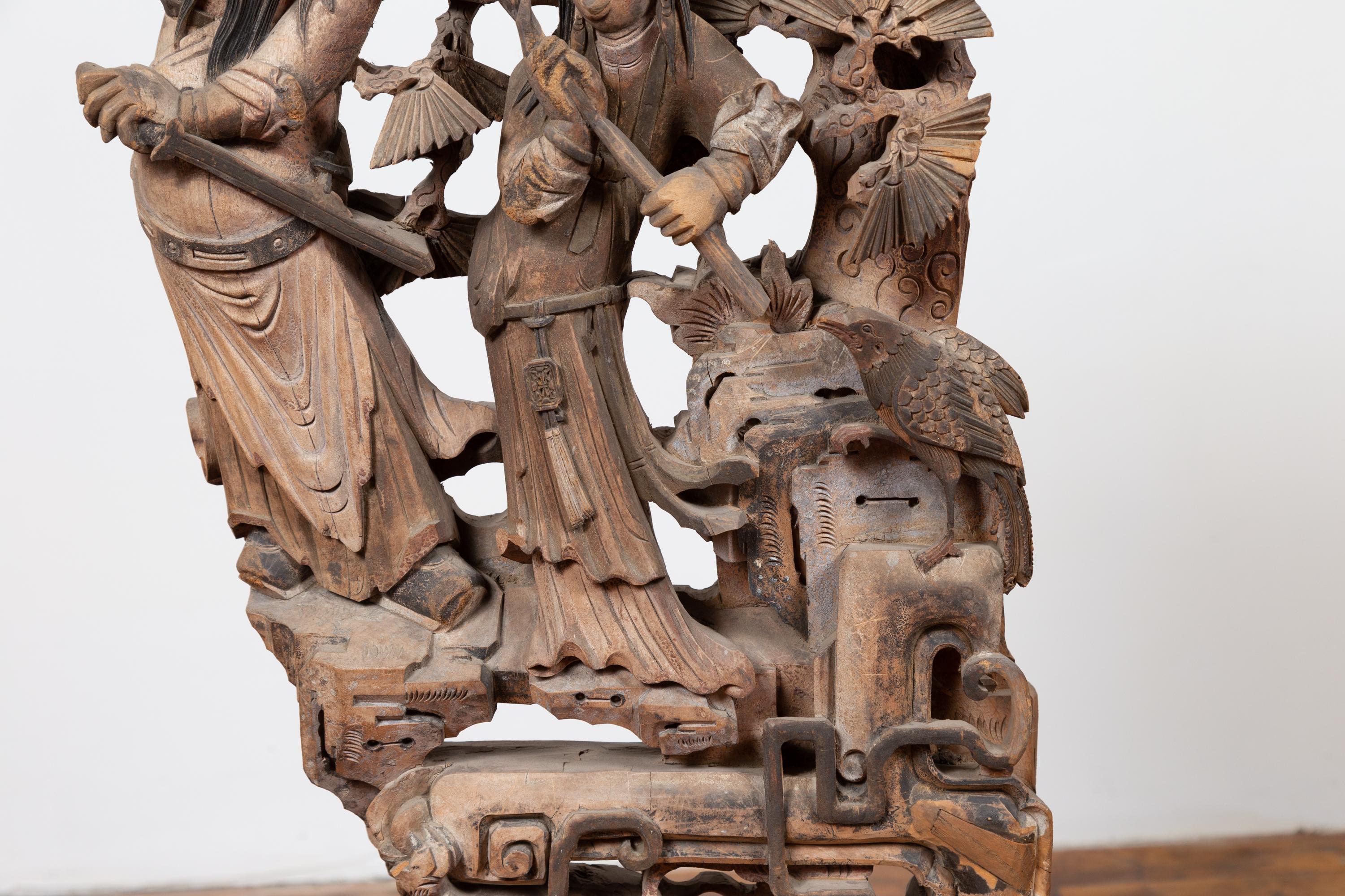 Cinese Campanile in legno intagliato a mano dello Shanxi del 1840 con divinità montate sulla base in vendita