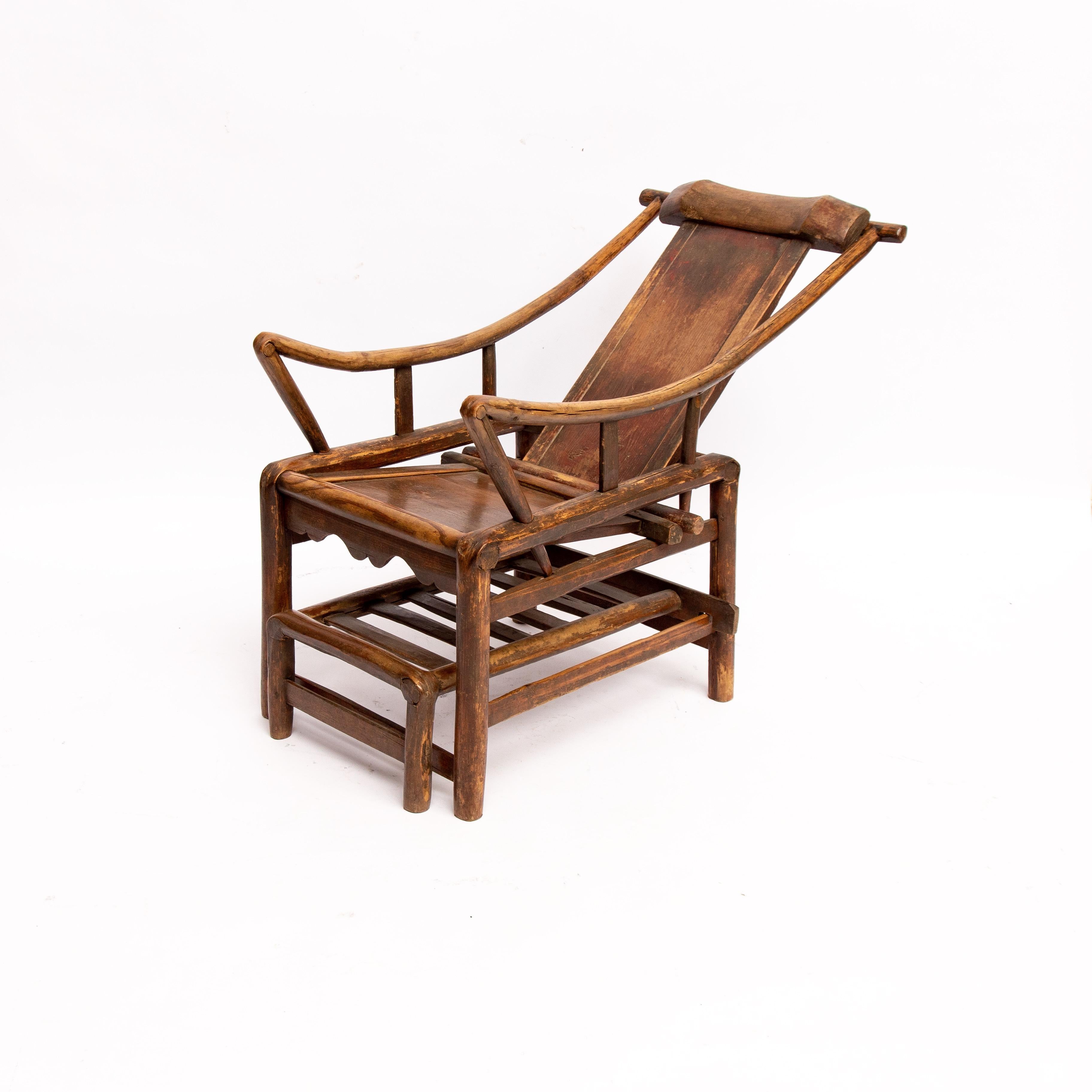 Chinese 19th Century Handcrafted Adjustable Yoke Back Wooden Lounge Chair, 1850s In Good Condition In Hilversum, NL