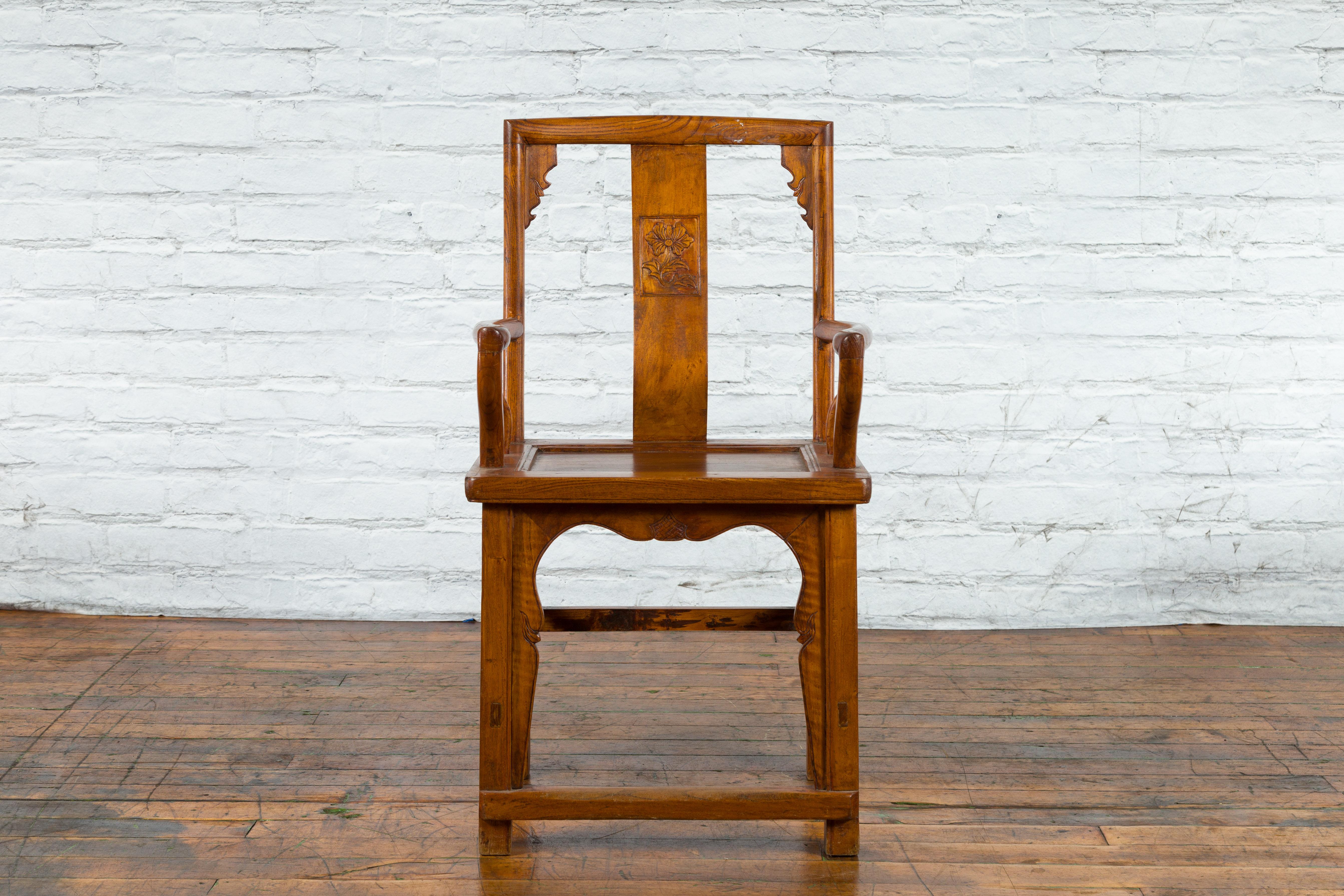 Chinese 19th Century Qing Chair with Open Arms and Hand-Carved Floral Motifs For Sale 12