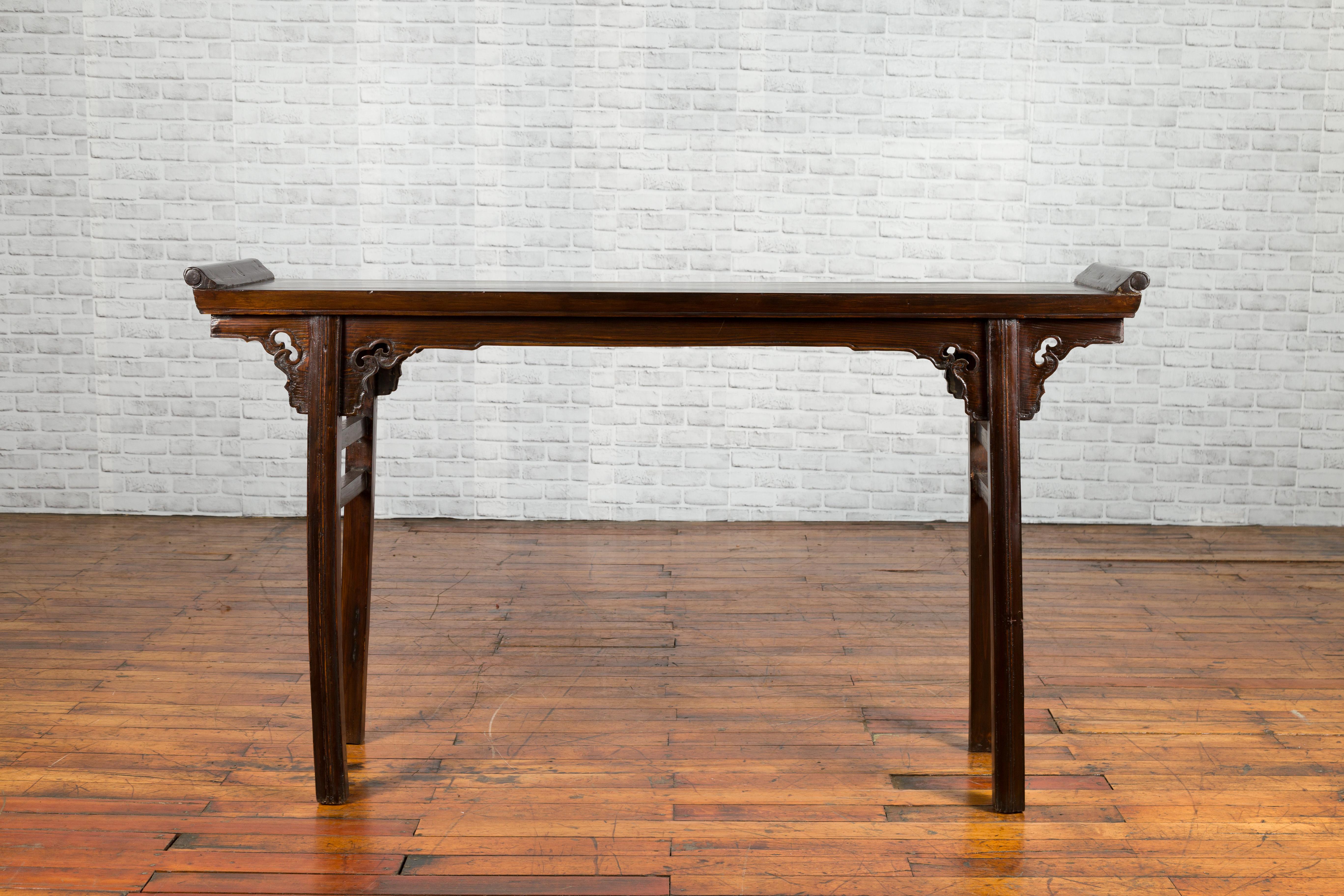 Chinese 19th Century Qing Dynasty Altar Console Table with Carved Spandrels For Sale 8