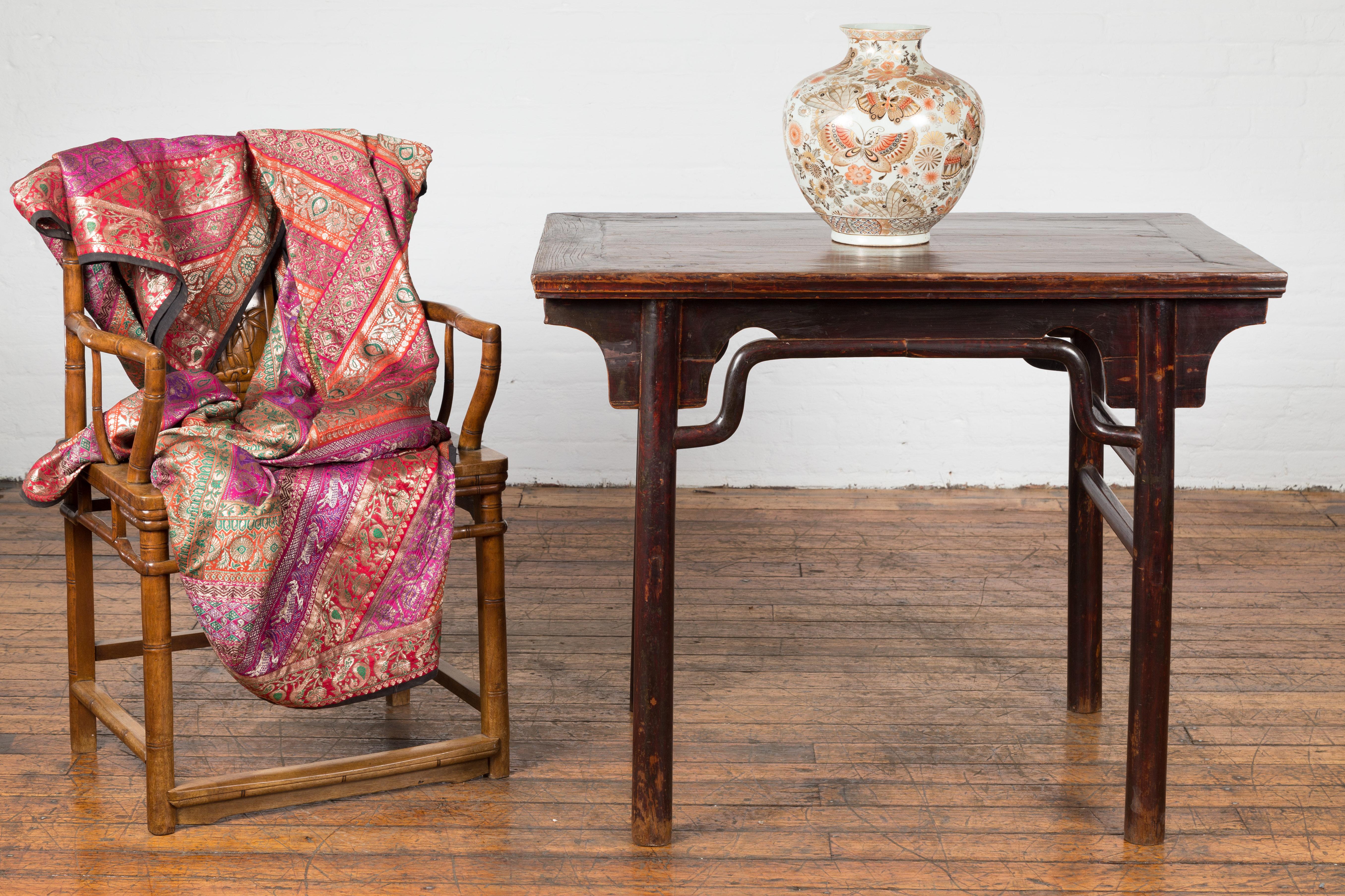 Chinese 19th Century Qing Dynasty Altar Console Table with Distressed Lacquer In Good Condition For Sale In Yonkers, NY
